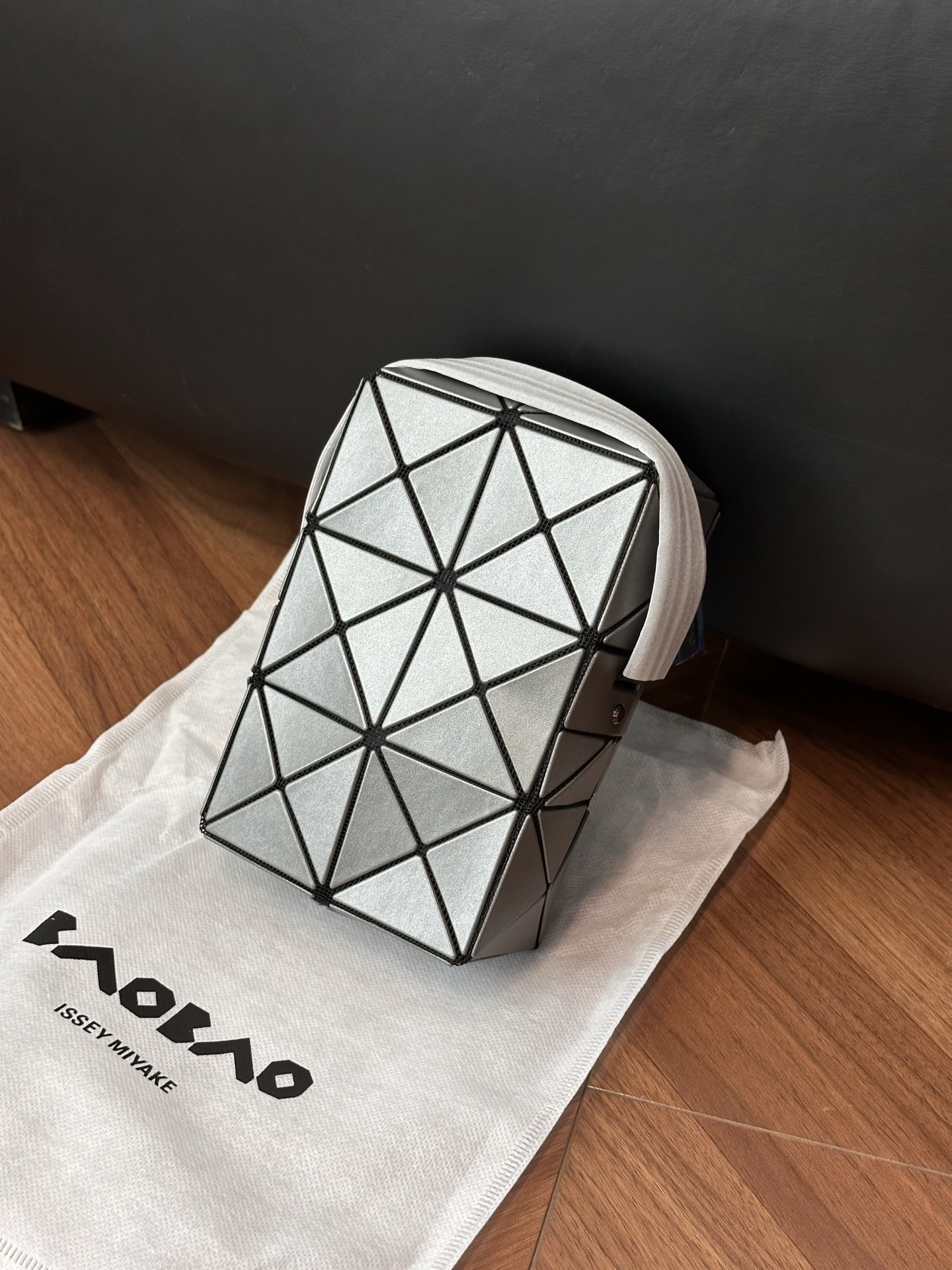 aefbe7b4de574480d812a5b57898b069.jpg