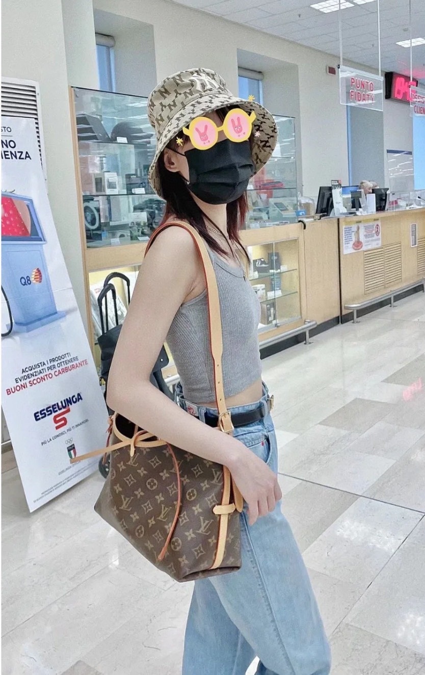06d9b9e8f7bdae75d50add4e81ea71aa.jpg
