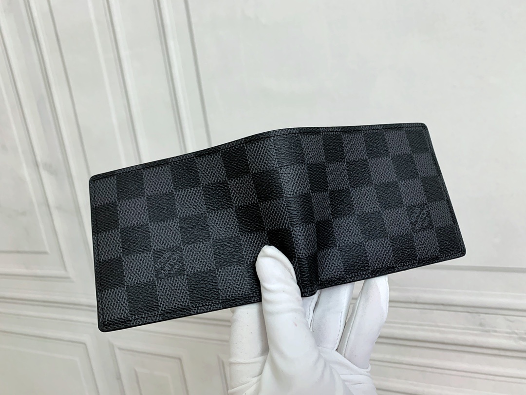 3d033bed35c74817157f6dd594e9ec86.jpg