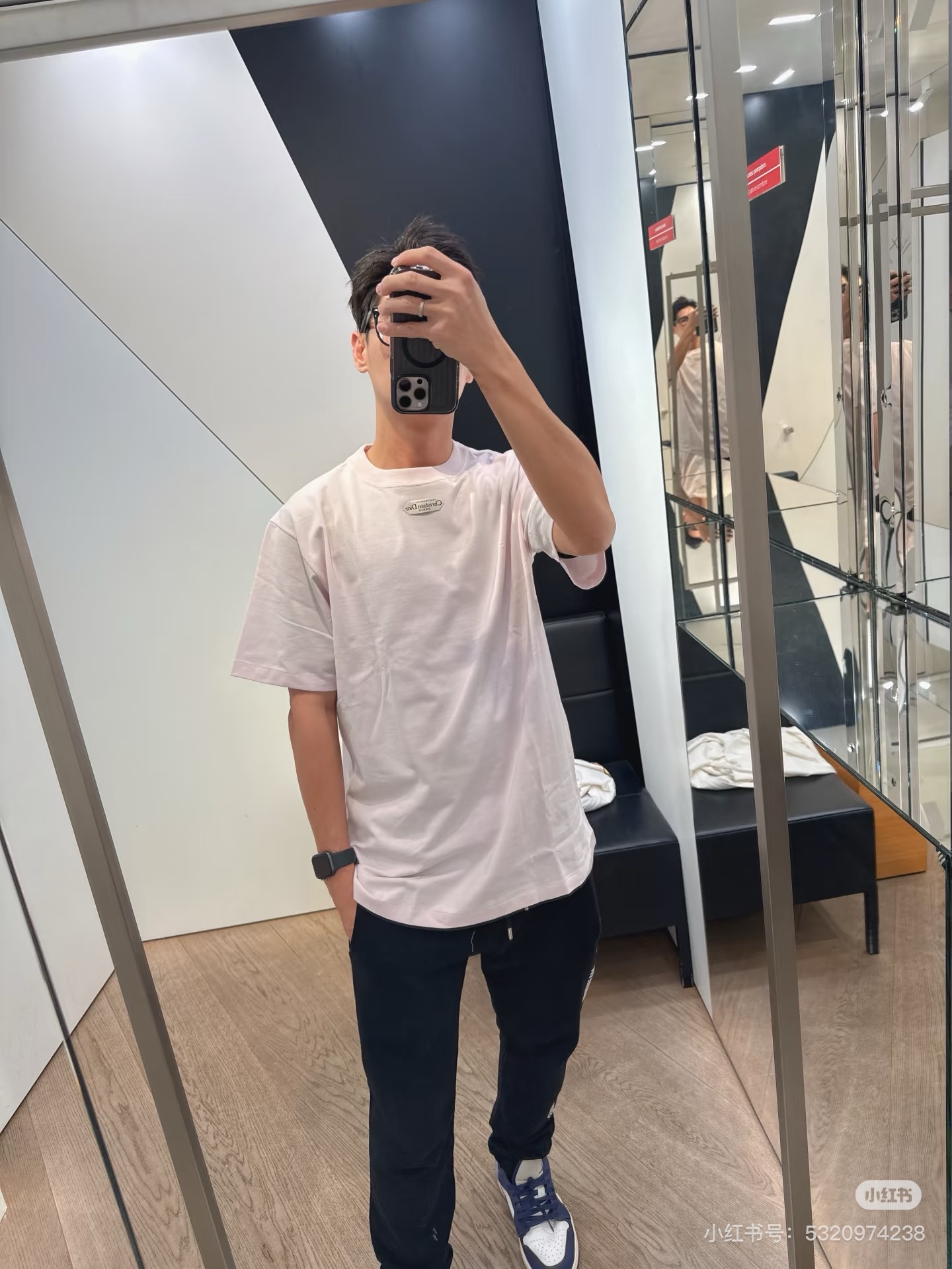 4c8bff33fa3b4663154aa257f3707b01.jpg
