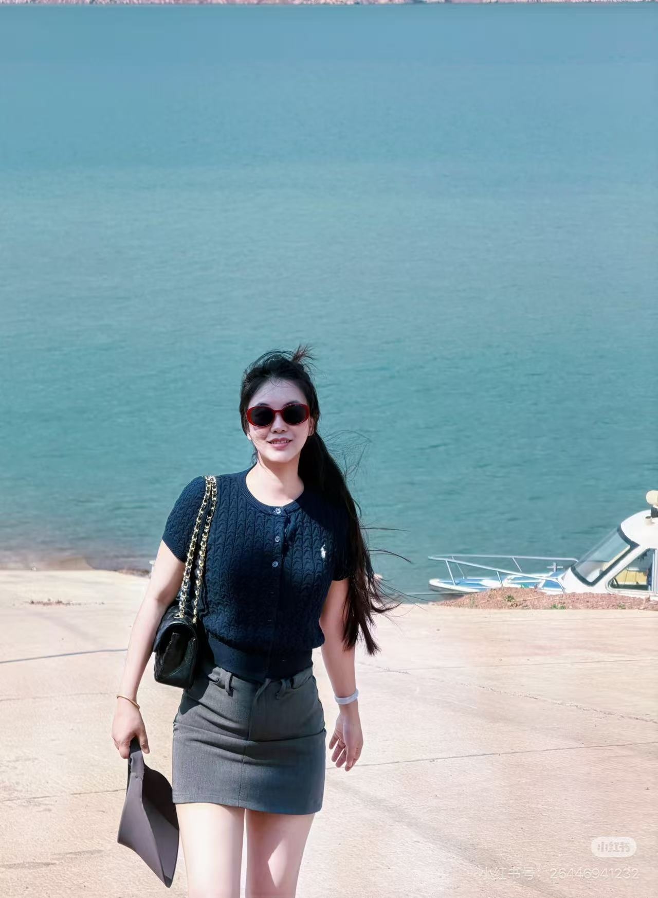 4dfa9a2ee82cde60684ff82770fdcbe7.jpg