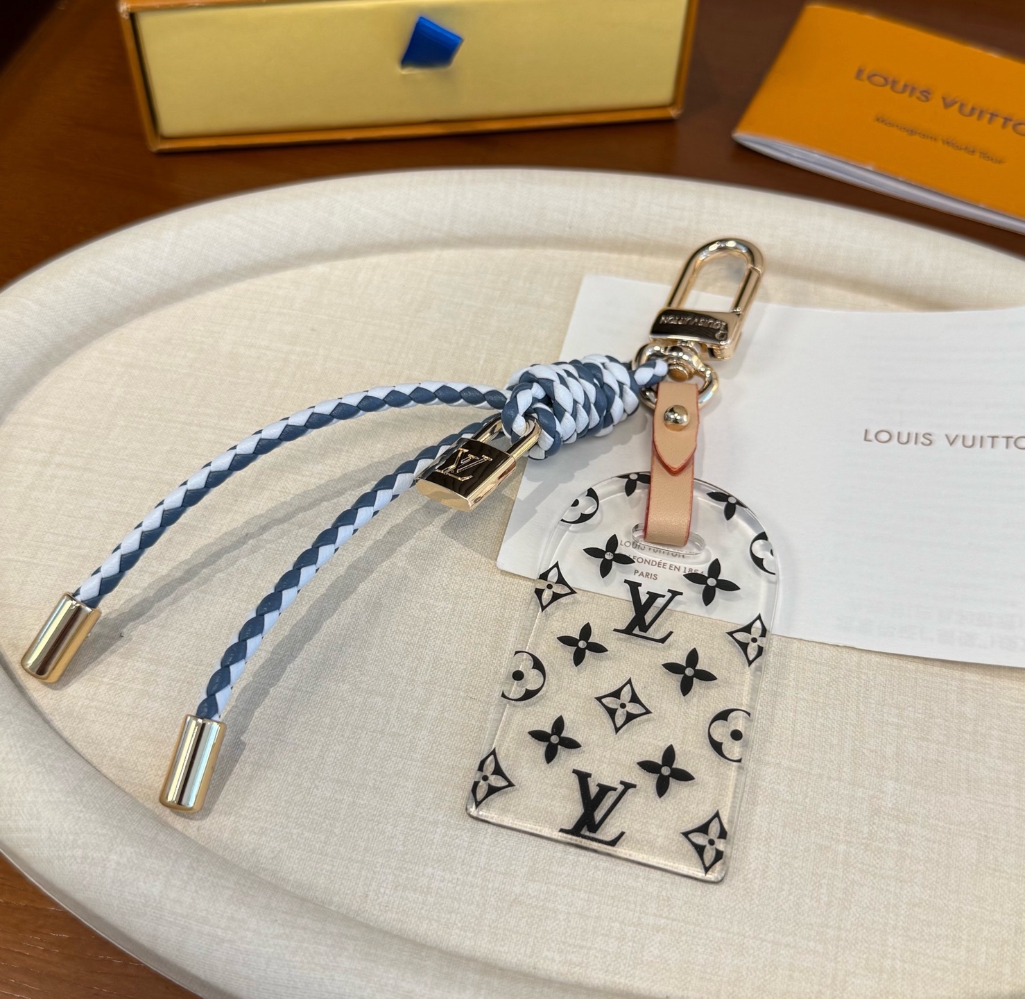 b81d77a042c6a28a2435359c5e6a01a1.jpg