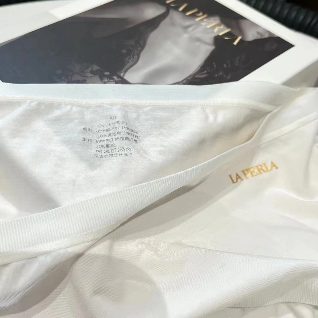 dae57590f4a1a8a8a449b5ace436b0a9.jpg