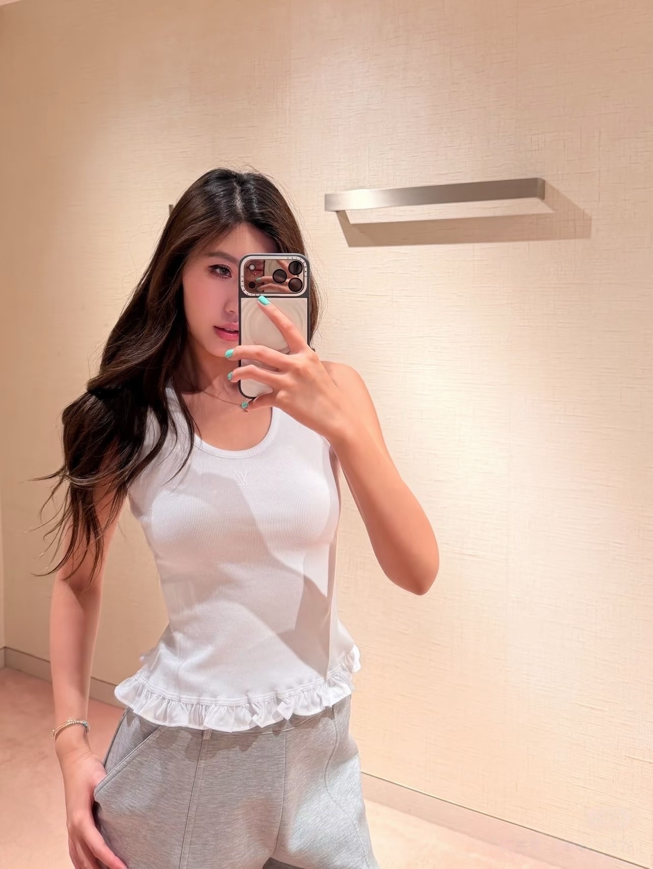 5d438e7d7544717bf9cfbb35bfb60f7c.jpg