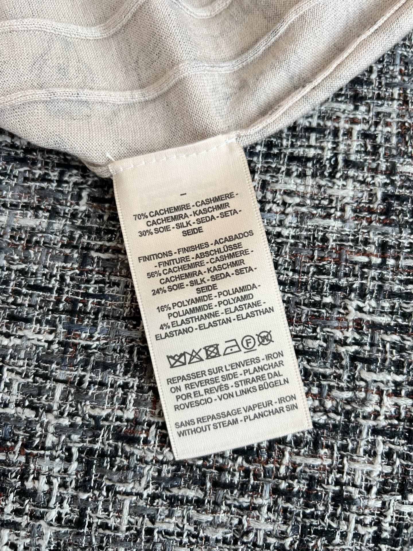 61c8f7aff3c1ae233fda55b141436a41.jpg