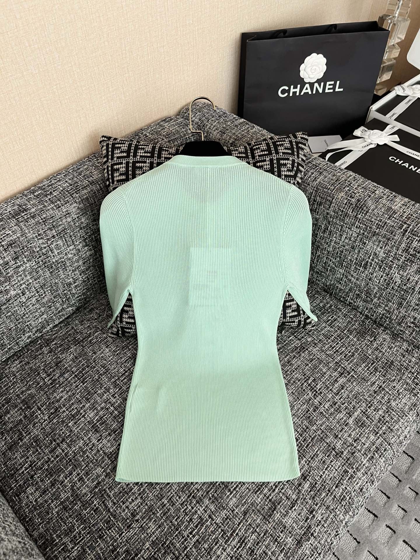ab535d5c1fcc7761b5ee35d5e7ee7857.jpg