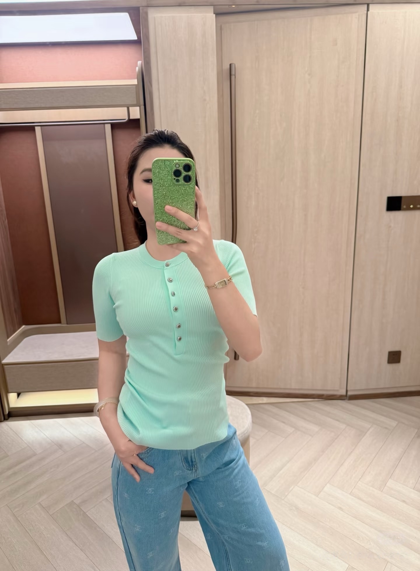 c46853752041fd6f374c099de9bab5a1.jpg