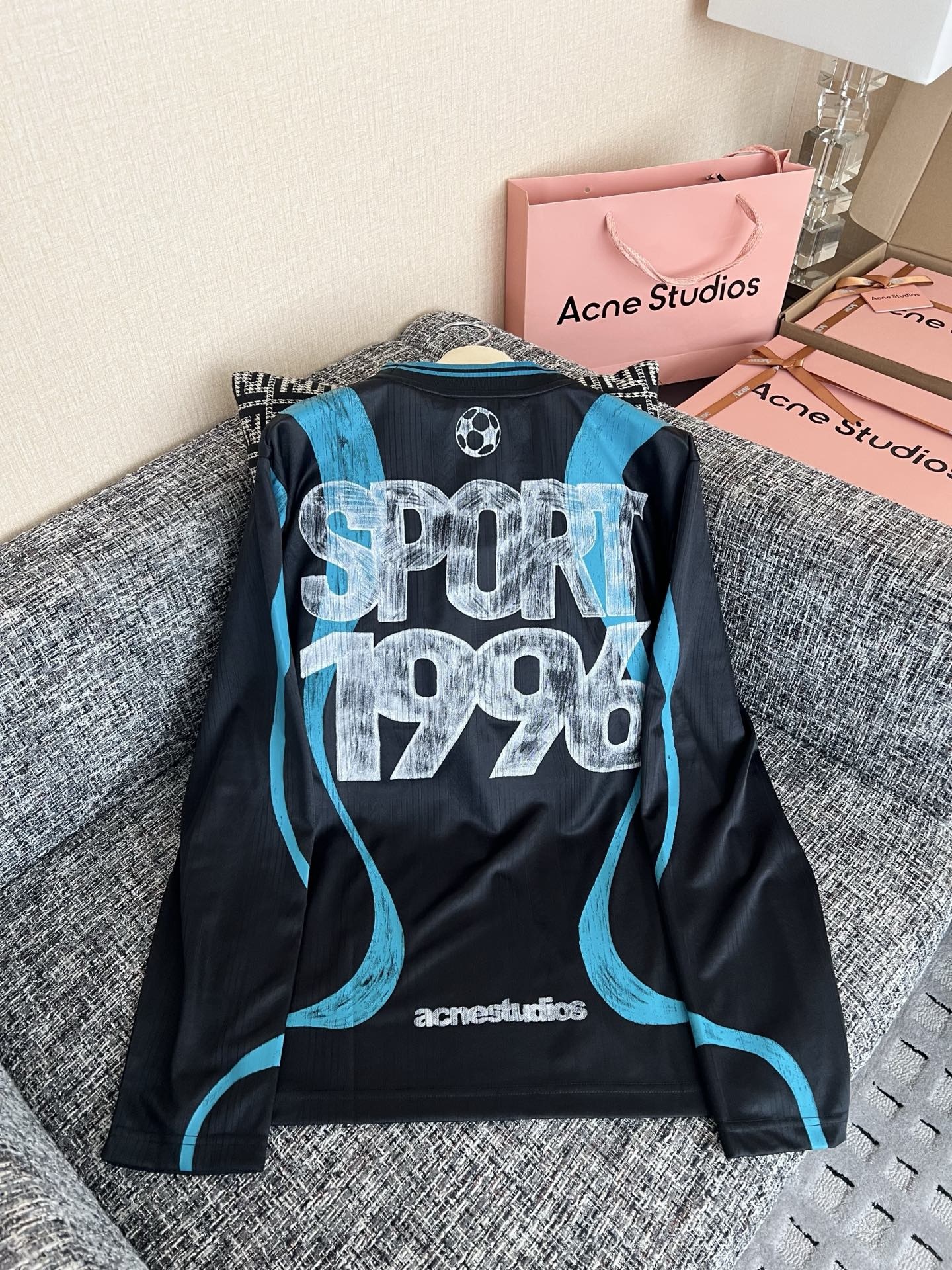 c6be8088e85b9fc23e5690b847a13e1a.jpg