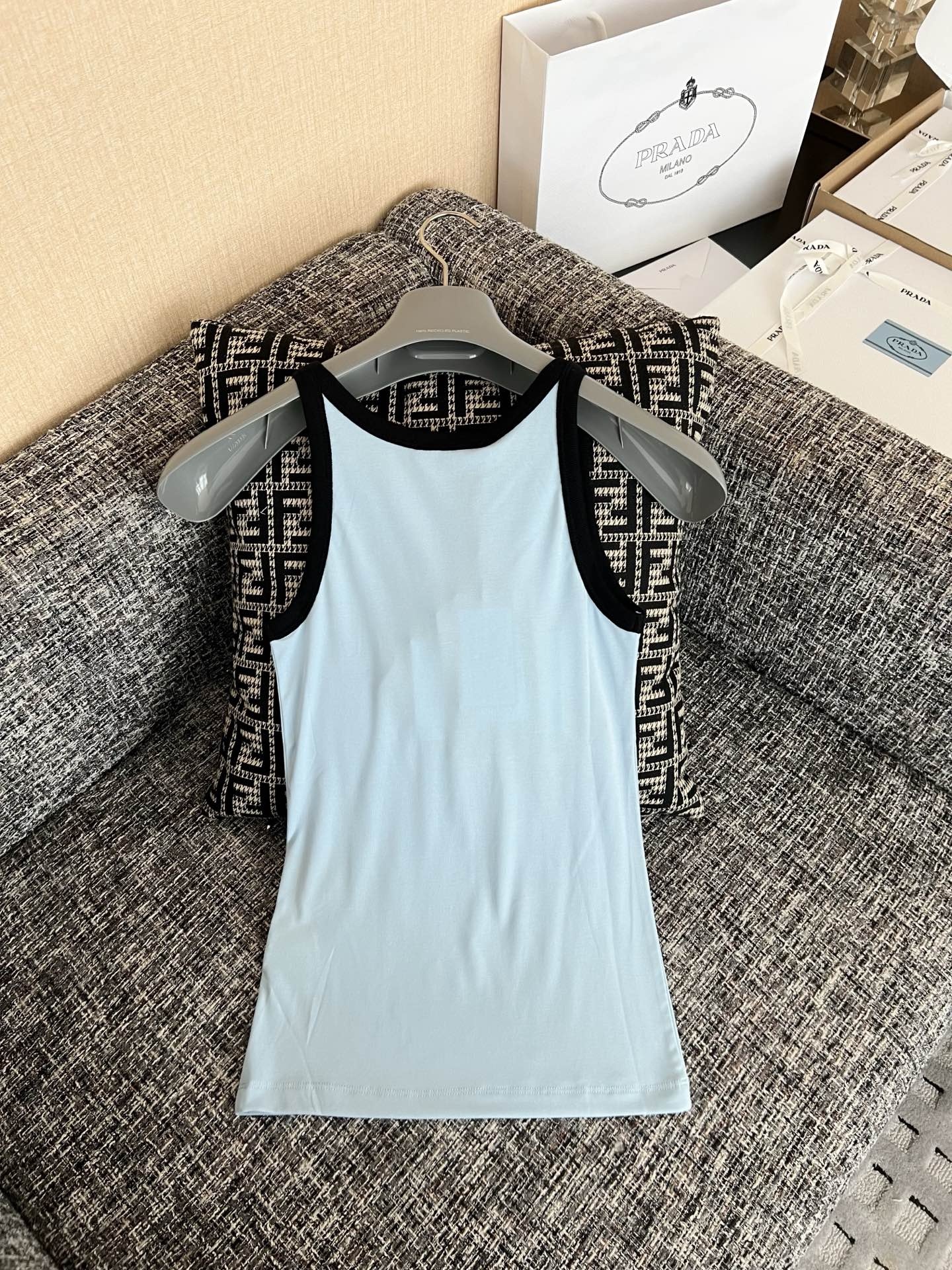 e9c95be6b30c1aa97e1a8cf251e353b7.jpg
