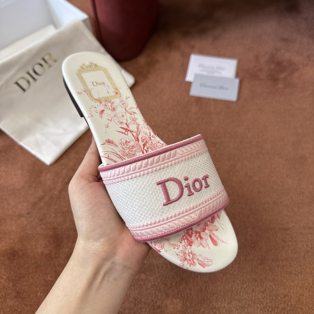 60ddaa9d84cf02c478d108220293abf1.jpg