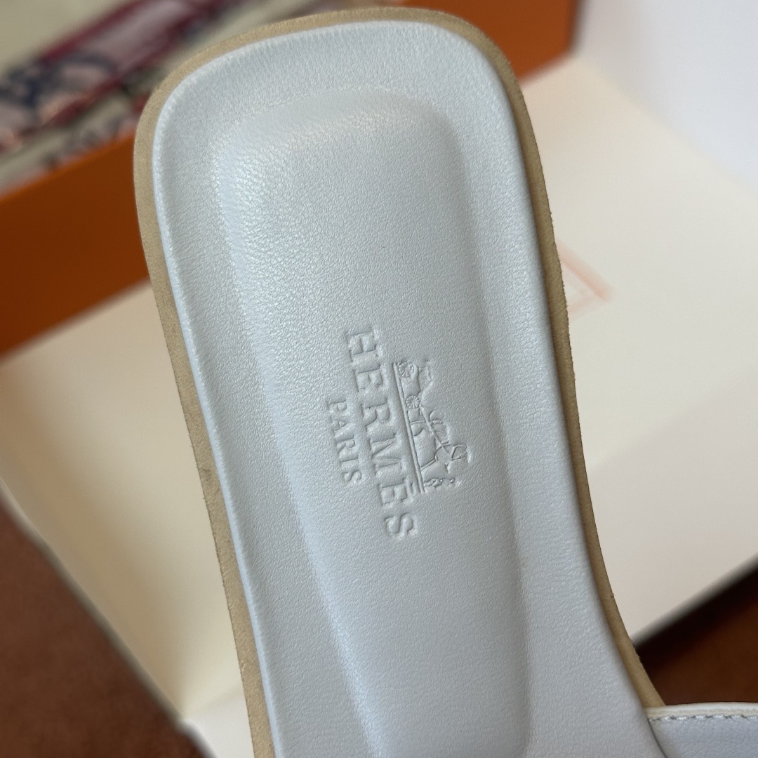 bd70866734f352571cf1fe0eb1c832f6.jpg