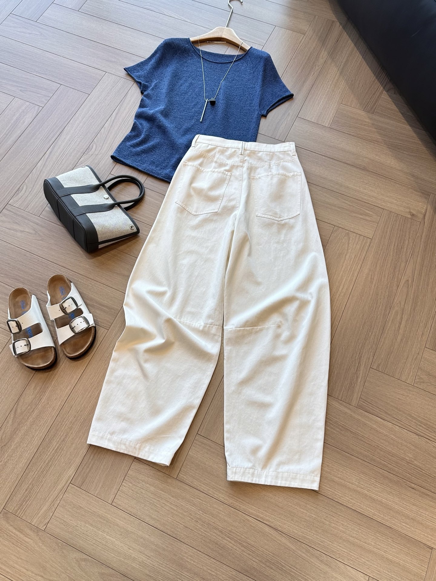 4082095644da08f1db6298caa1b65bc4.jpg