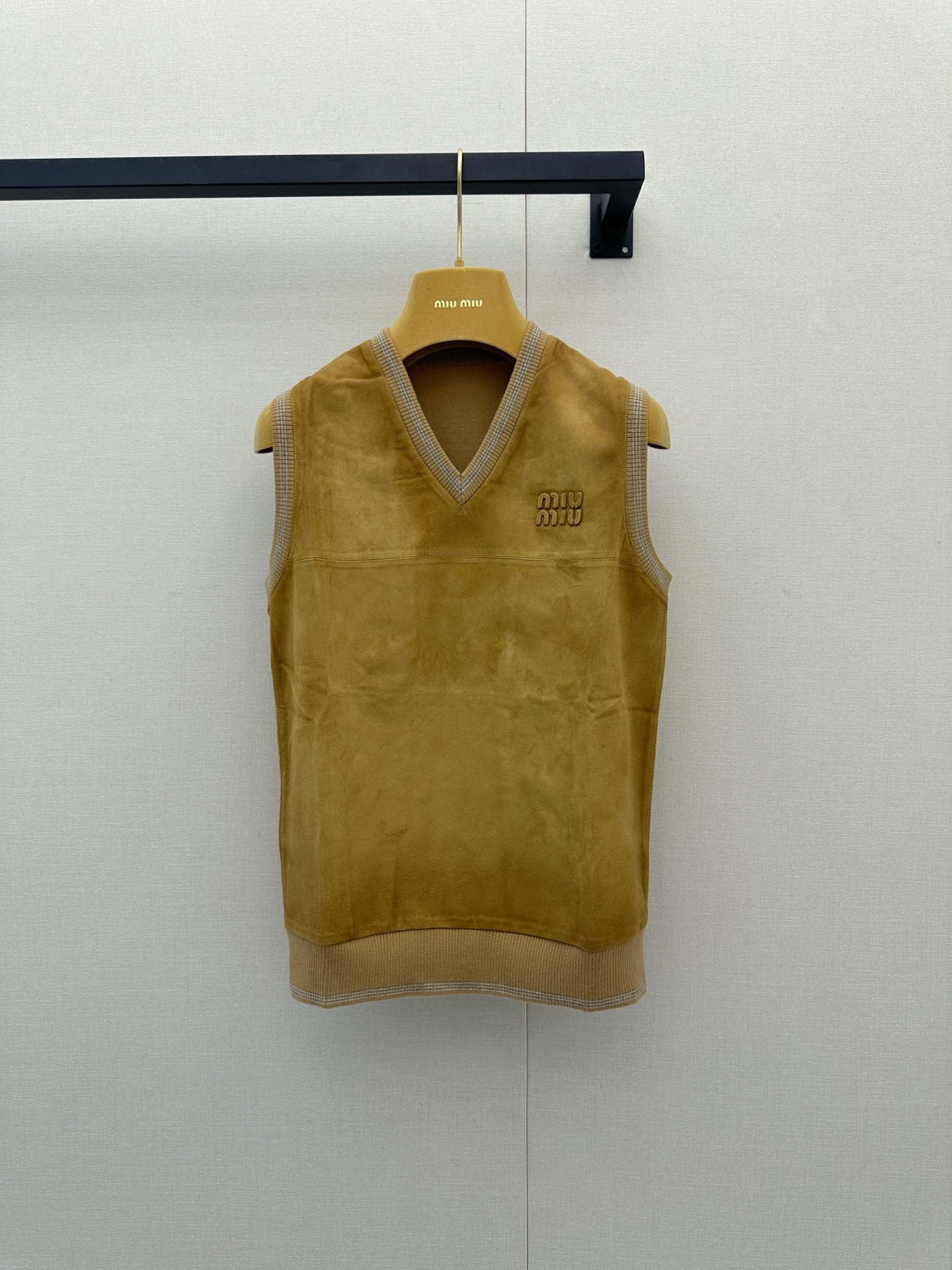 cb8c22af74b4c59f813c5ca94b619a85.jpg