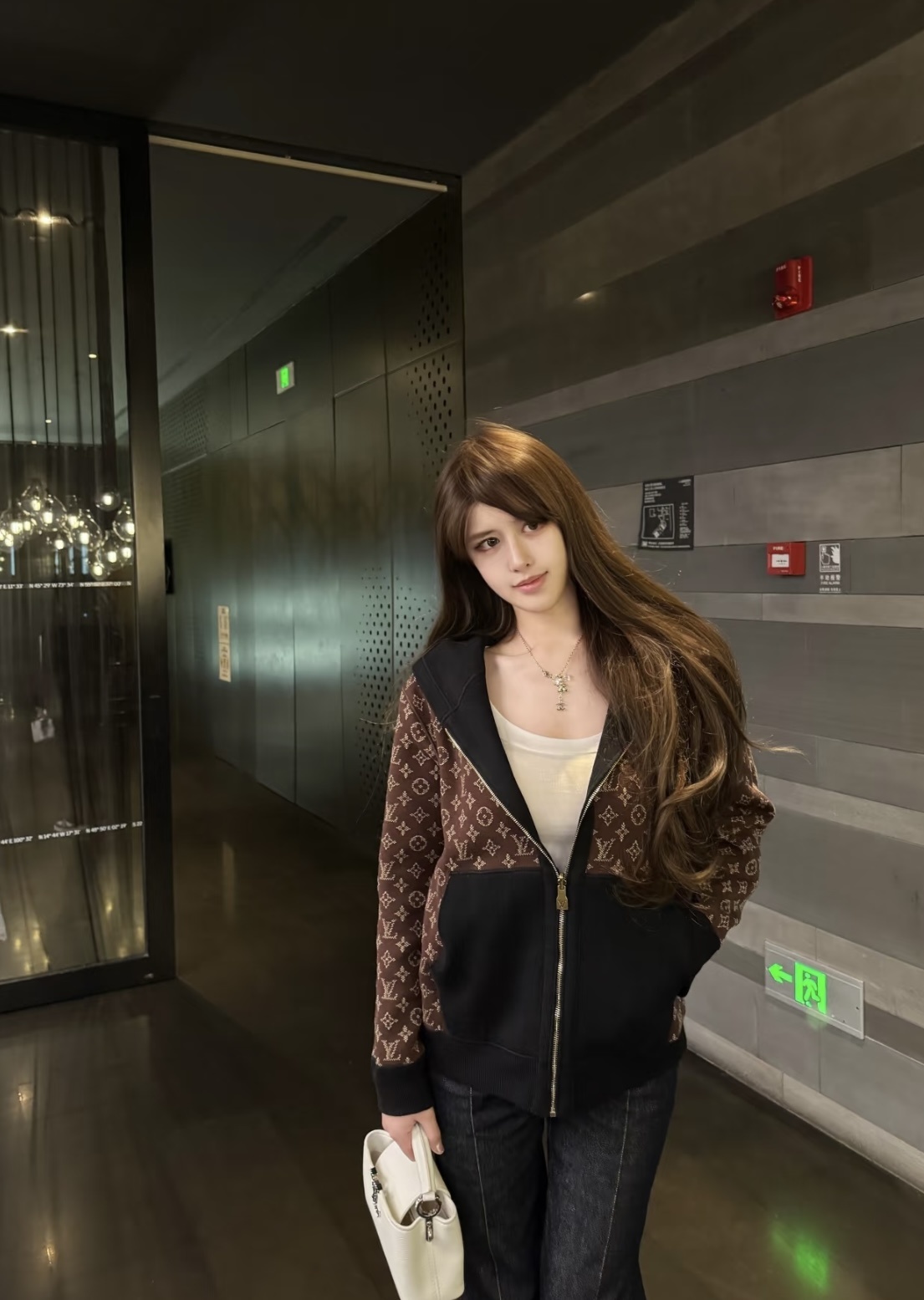 ef8f6e68f1380a41b19c8bdde60a28f1.jpg