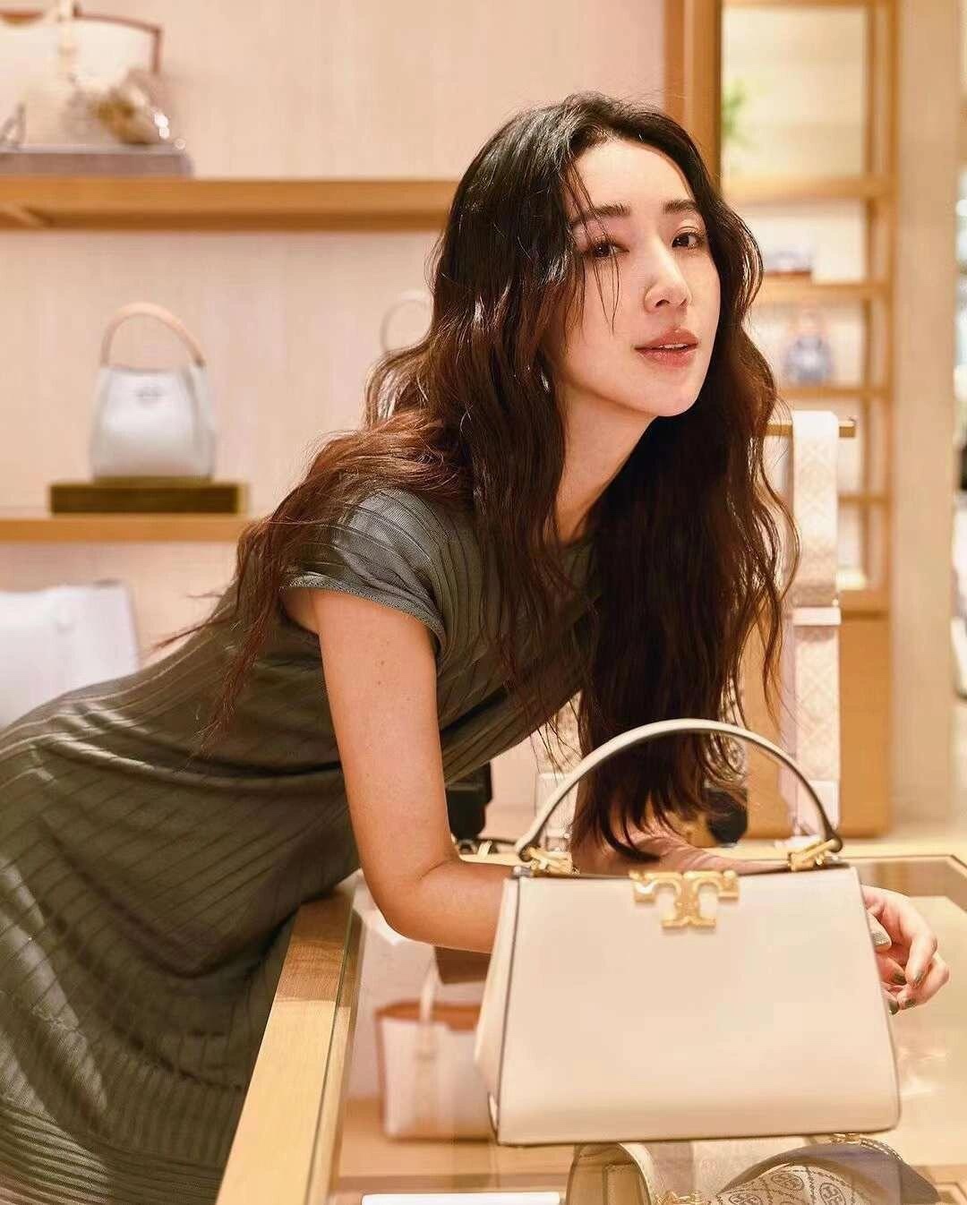 0b3d519a7e88c21dcb9bef54d828237a.jpg