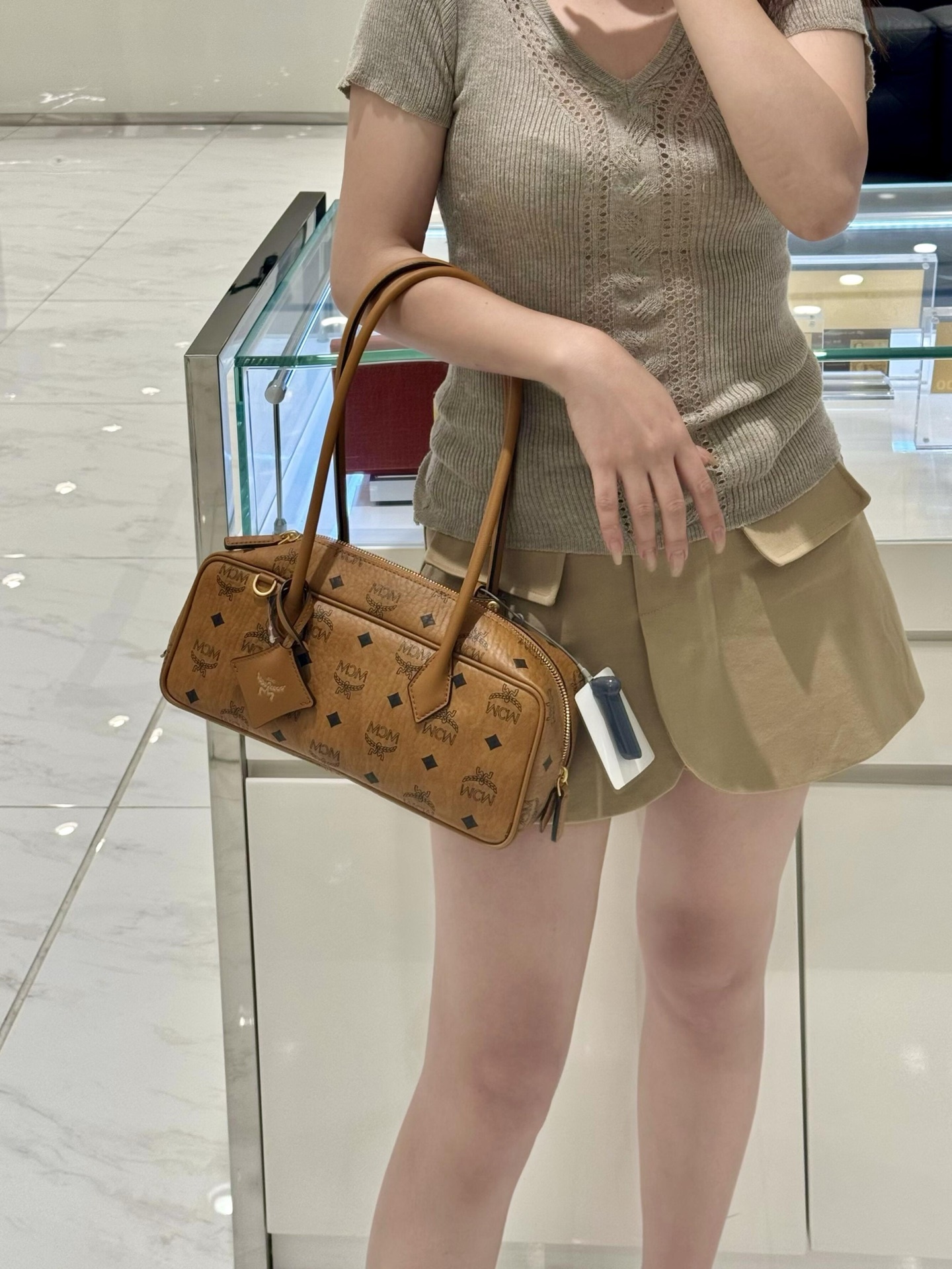 70998c7ab014630e332b8c81c01a6f28.jpg