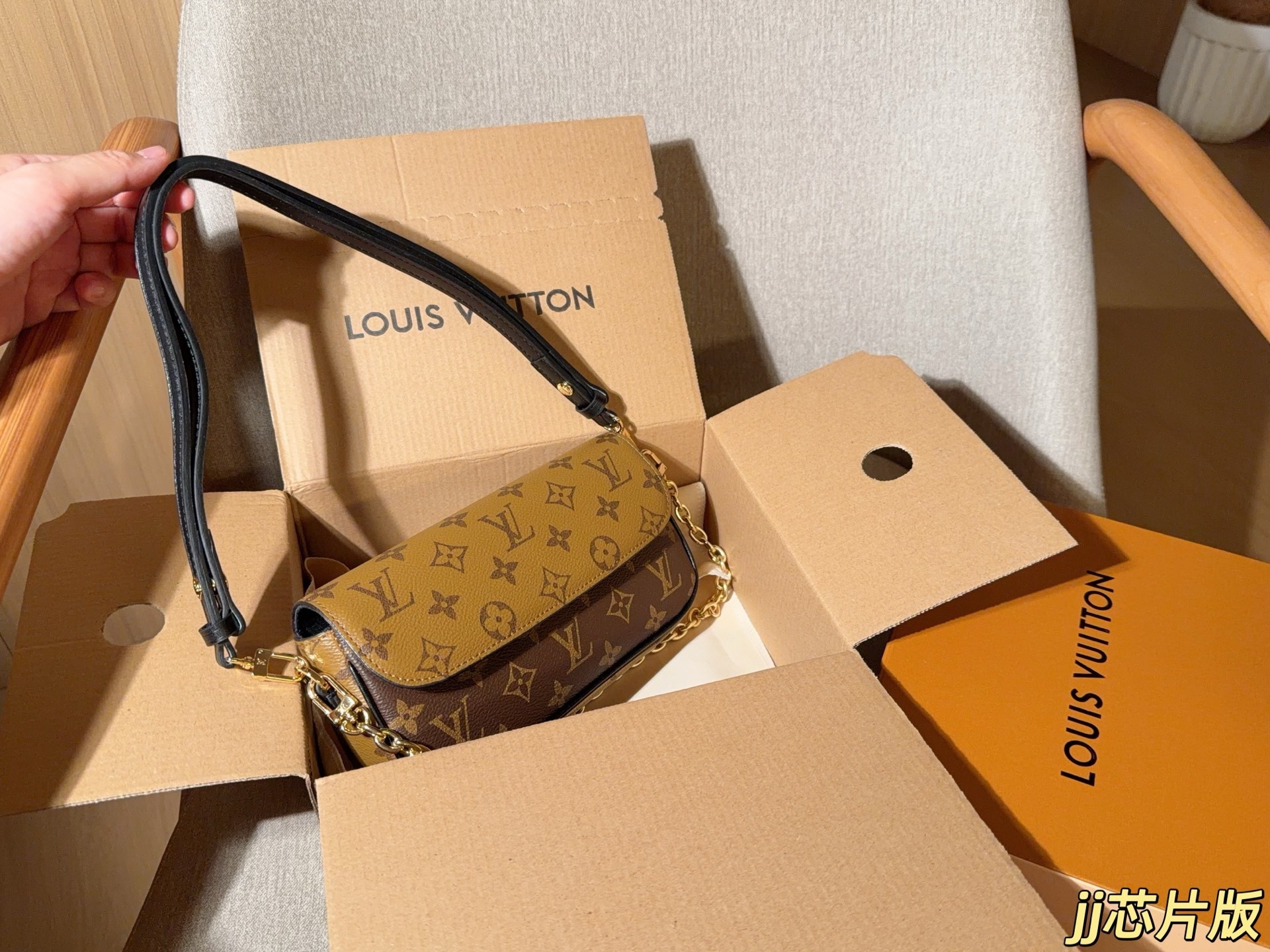 9814148fd32ecd4acf235d76be92cc1c.jpg
