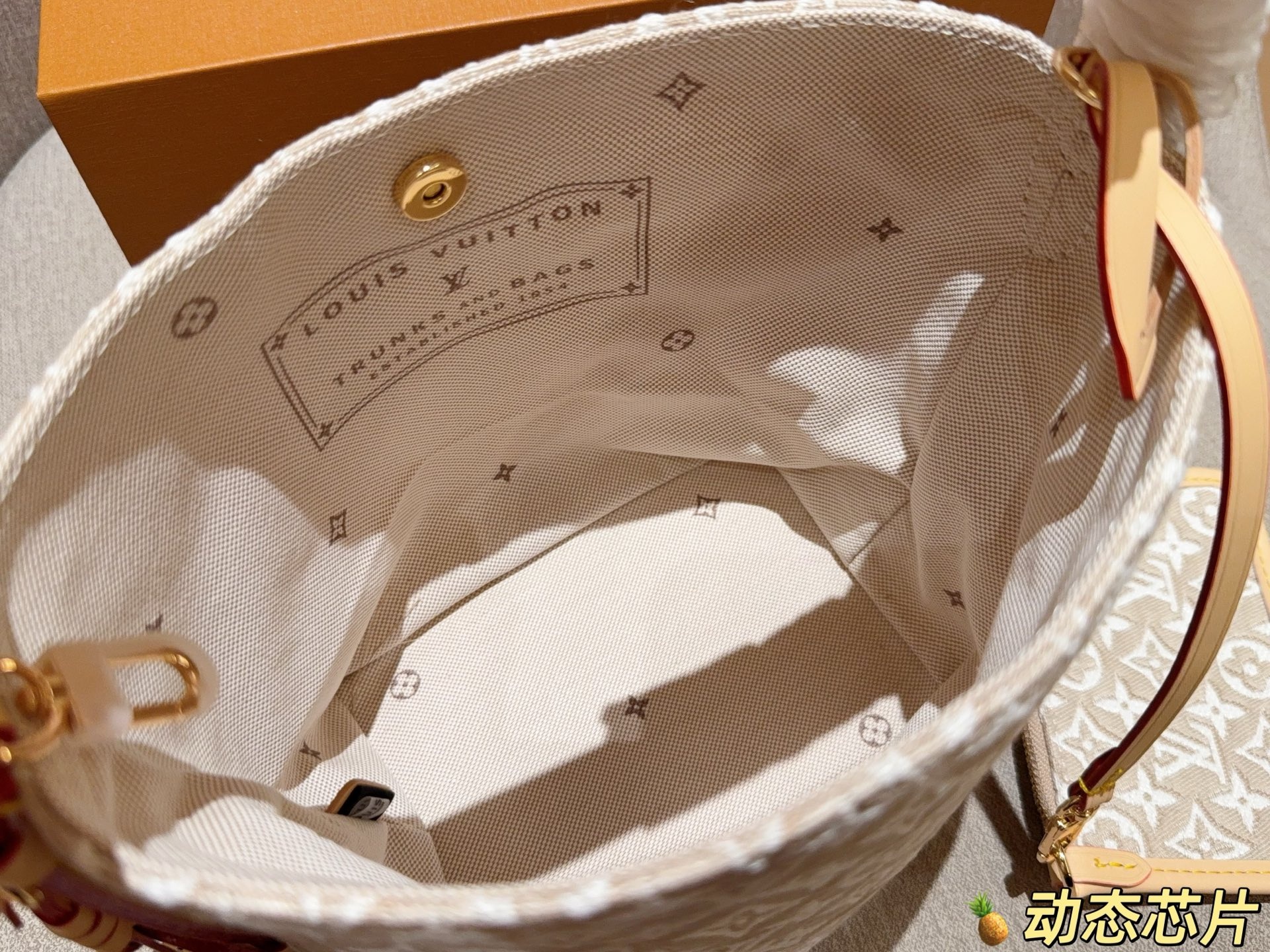 a8c8c2001f18314d8c1281b86fcc33e2.jpg
