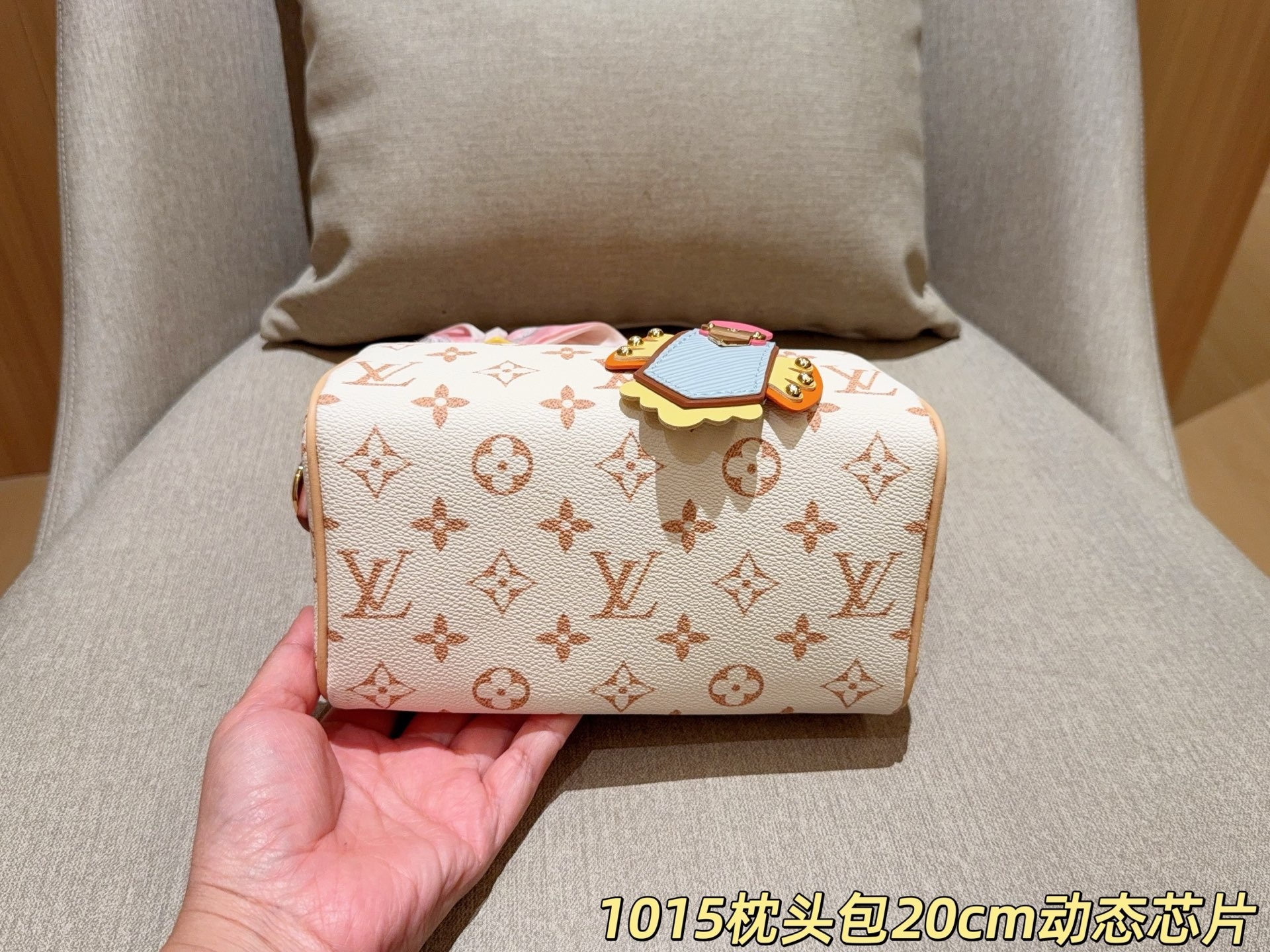 53cdc49d4fad421cea7e8ab1f5d50a82.jpg