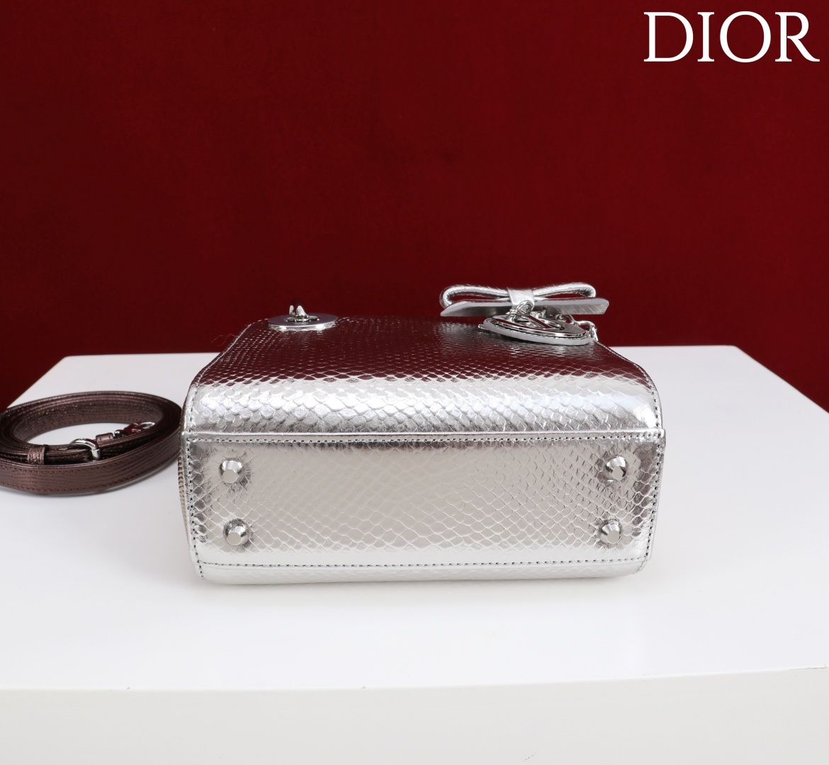 bf087b257dc0b7dabe0e002ba374874a.jpg