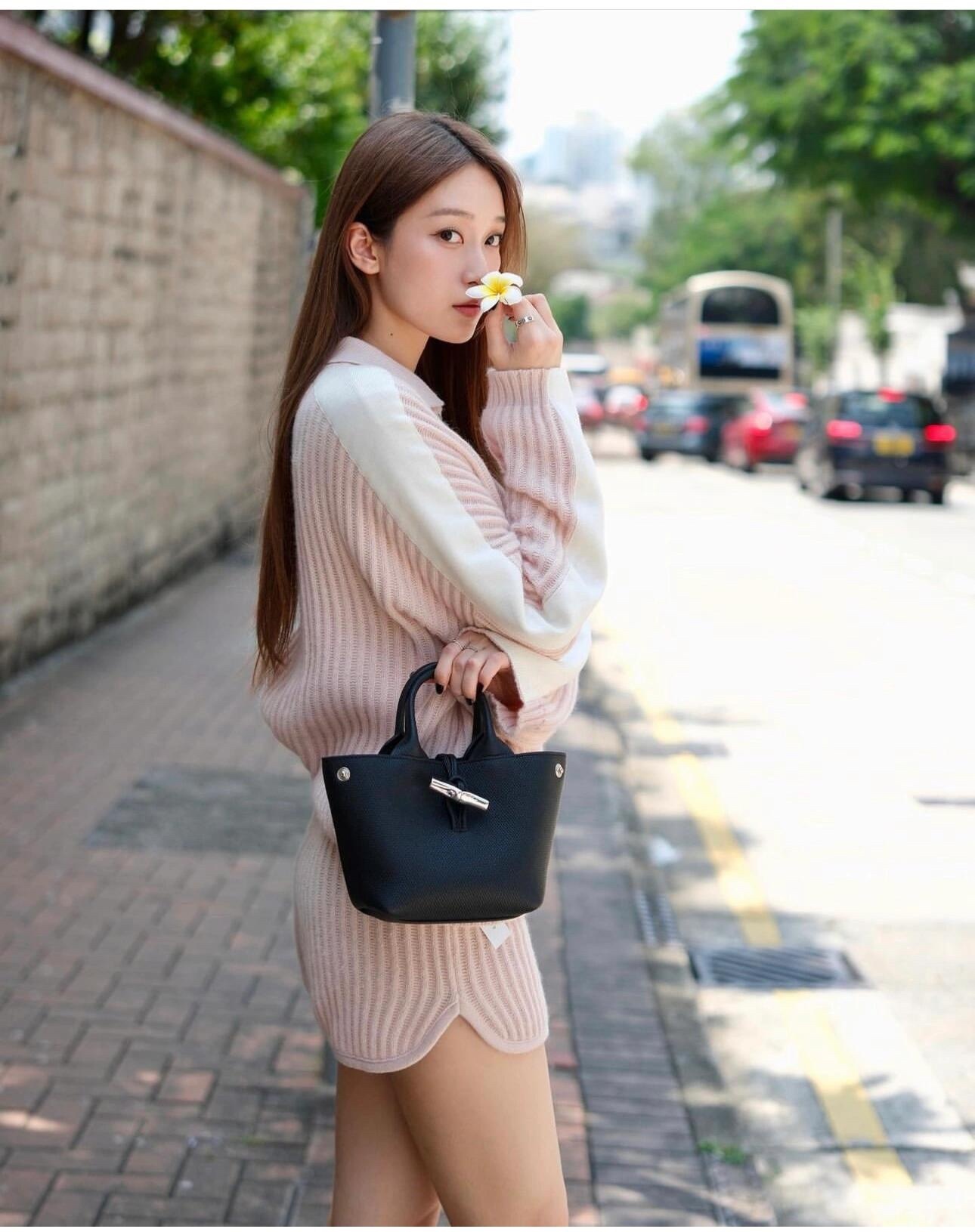 169e3a8fc828d56c4209ea146228fecd.jpg