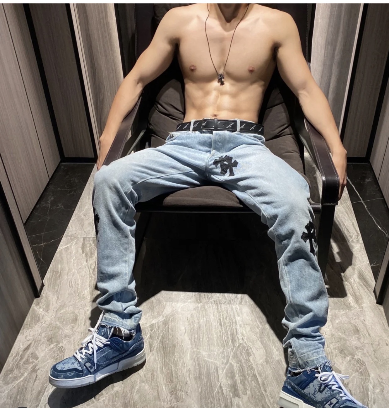 8bb047f9524491ea0cb576be3e4cb9b9.jpg