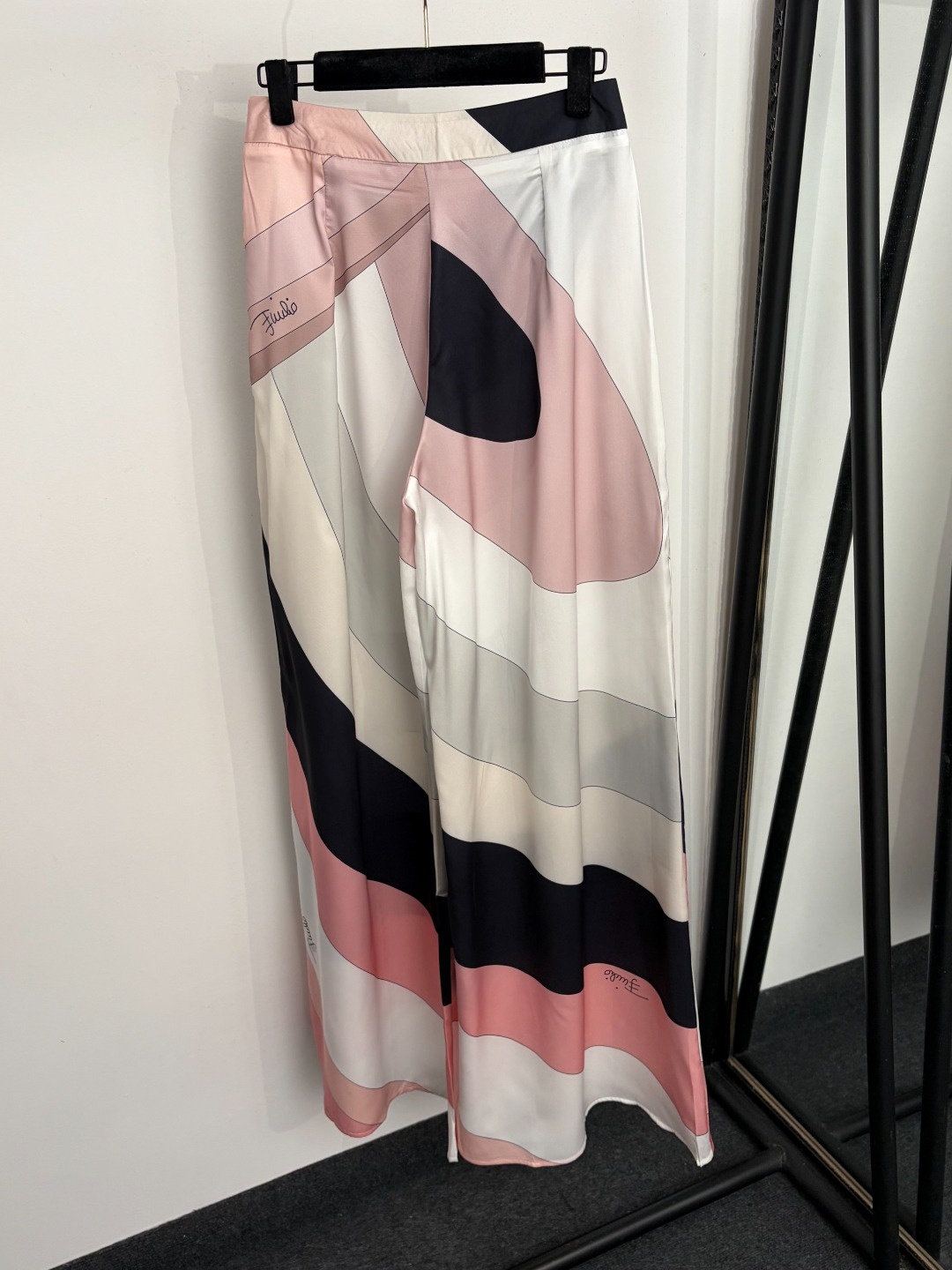 1606cc3d312040d21598cc28797612a5.jpg