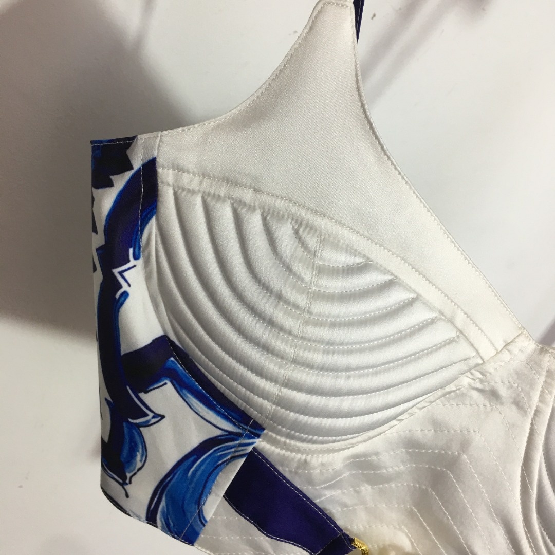 ab341e93c802a817de93aaa01aed973c.jpg