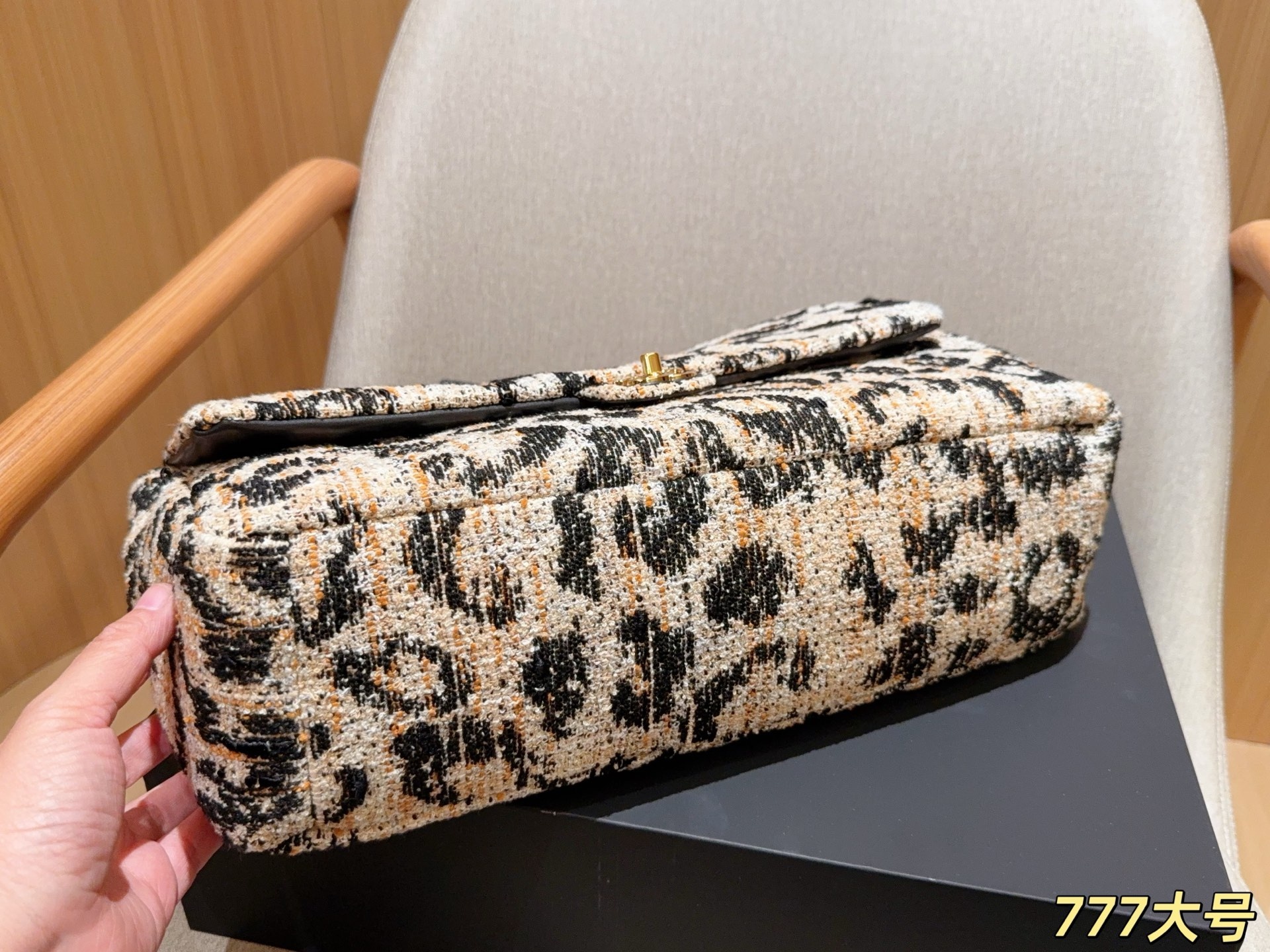 8afdb6b45b6116efd79875fb46a71c7a.jpg