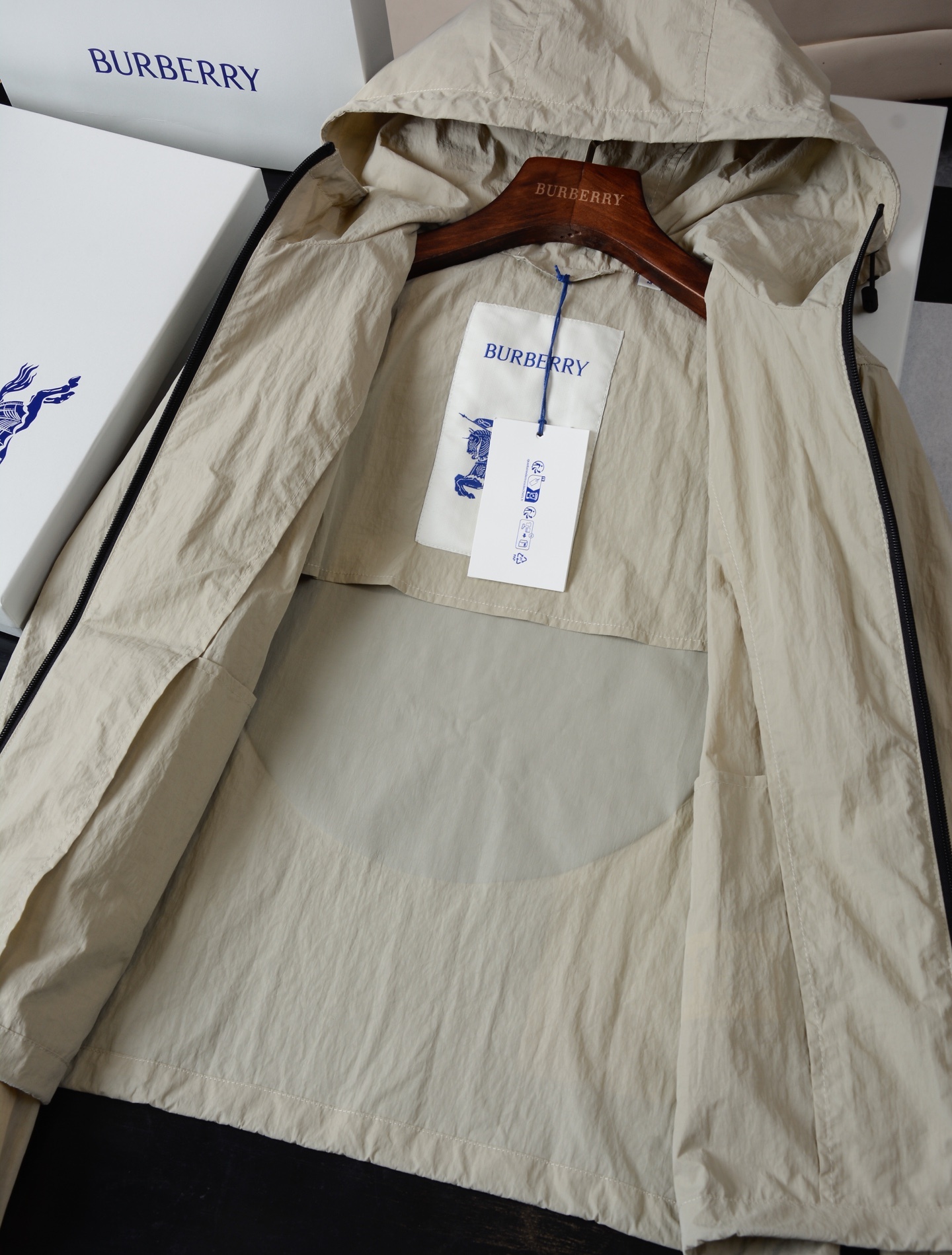 ebaf1bfeb64c6b490d7218de68d91f14.jpg