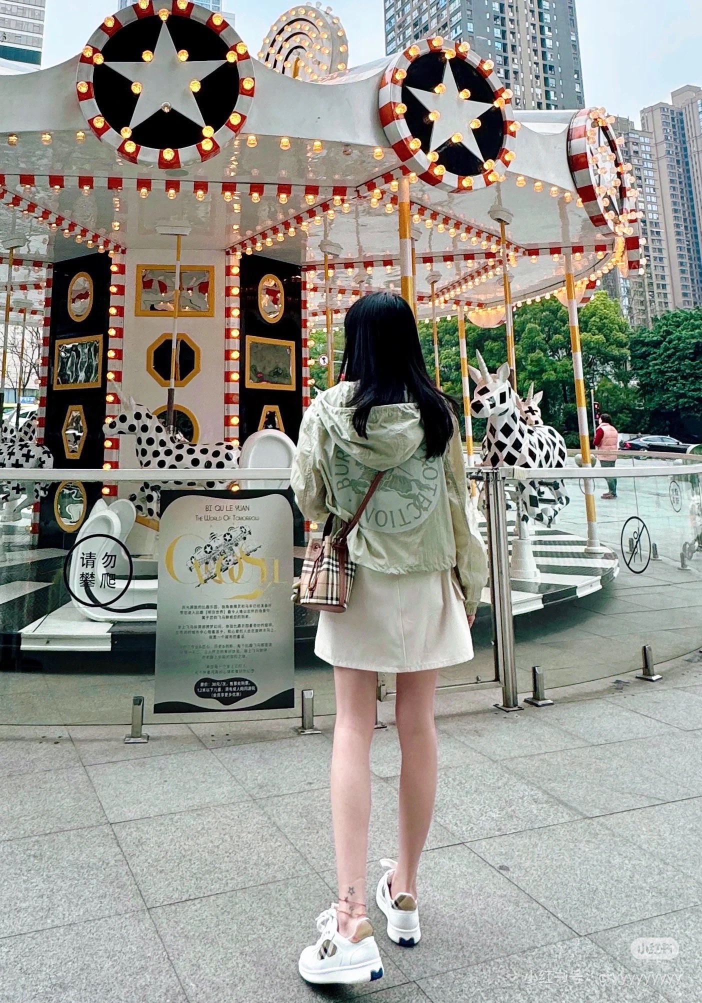 f56de47af082fb9ec48586cc7b76bfe4.jpg