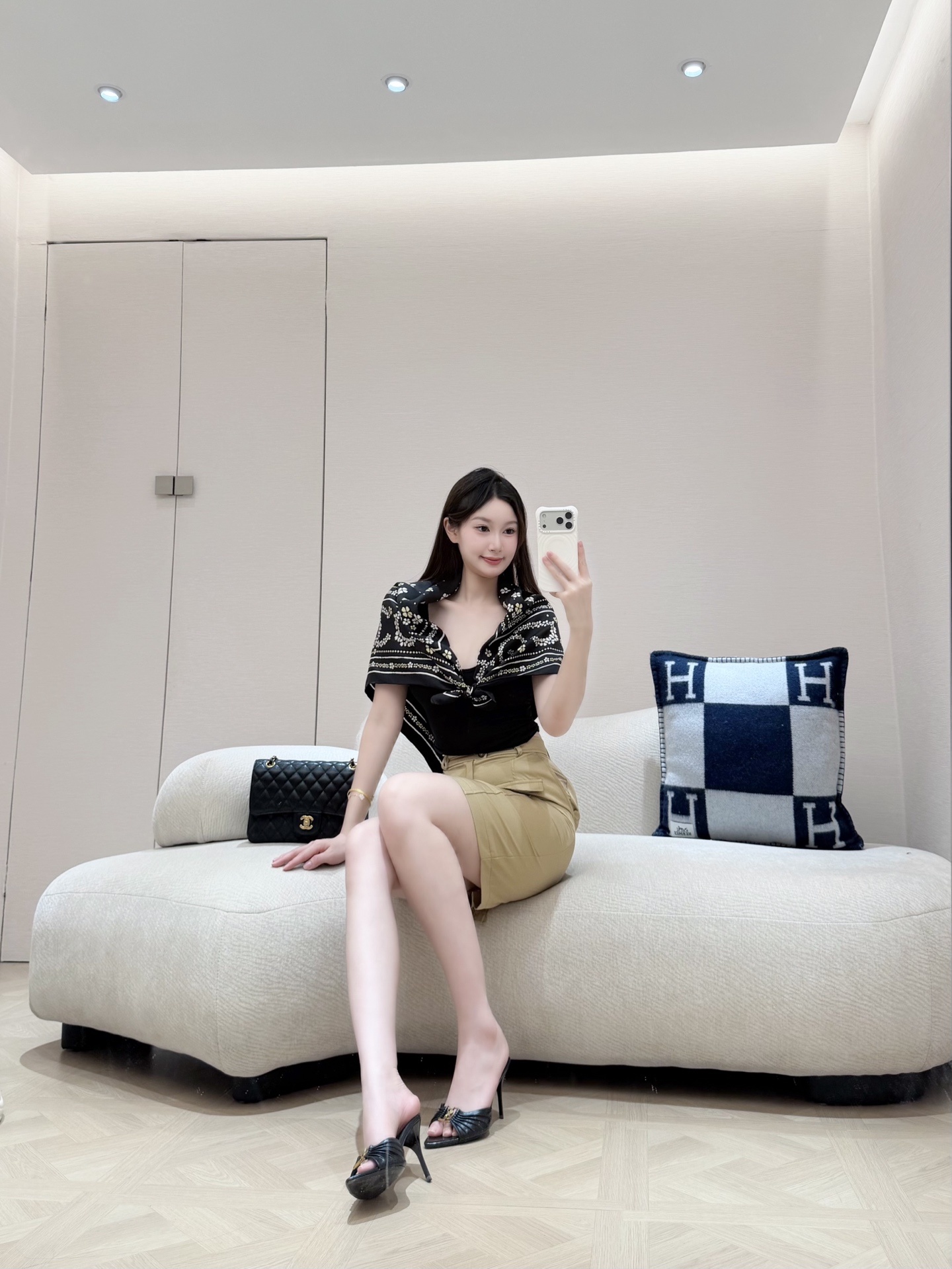 80ab130abea2efe3ff81f13406fe3858.jpg