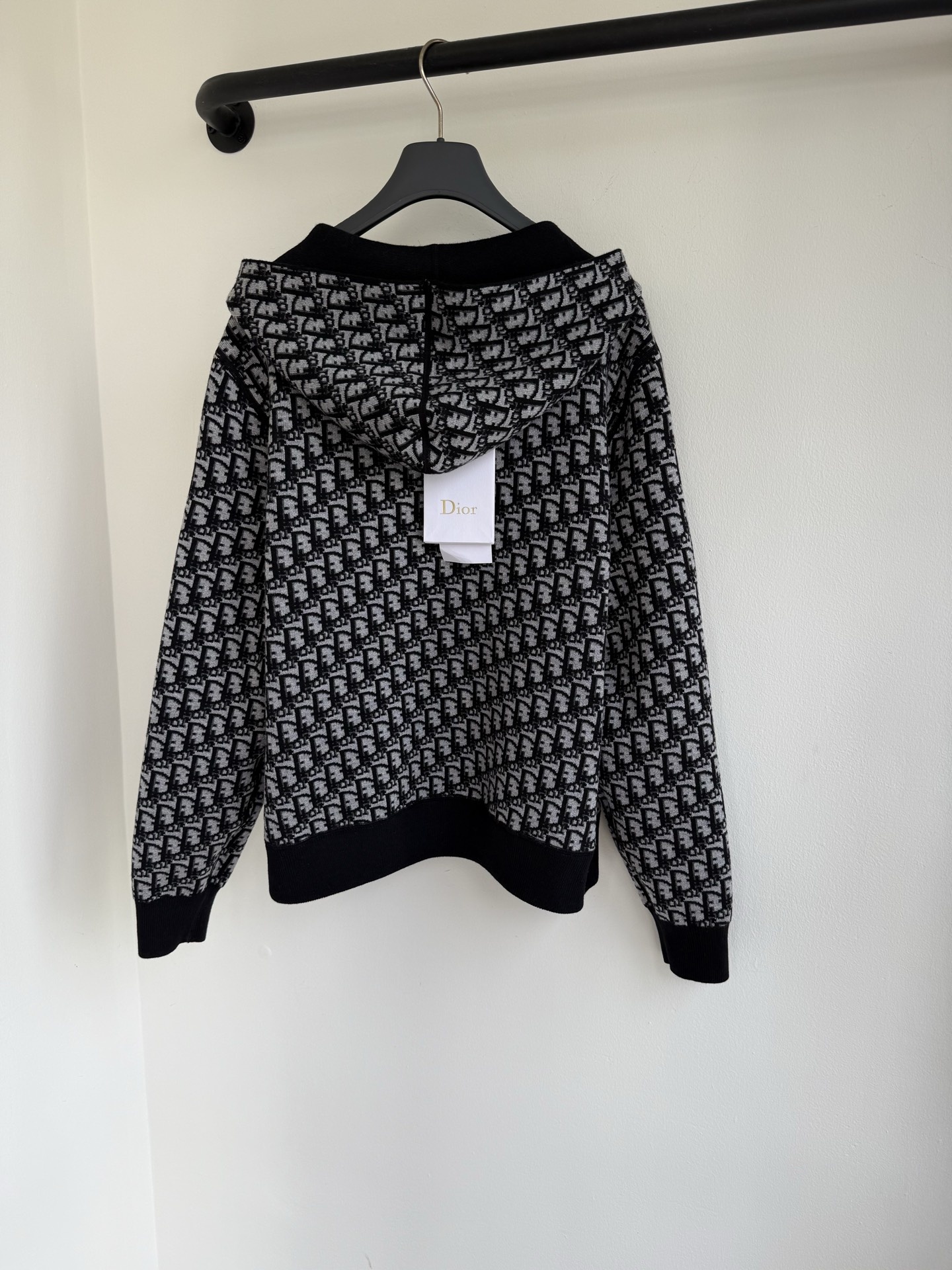 3ade51872a59a67a325a8cc555cd0727.jpg