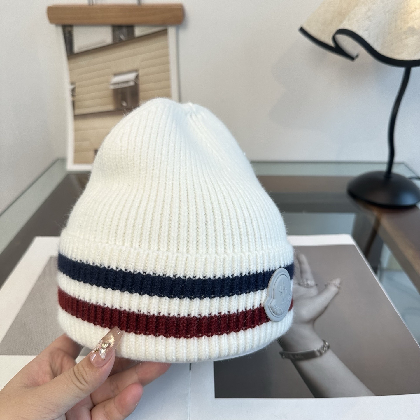 704b0538d56d4be6209249f48663584f.jpg