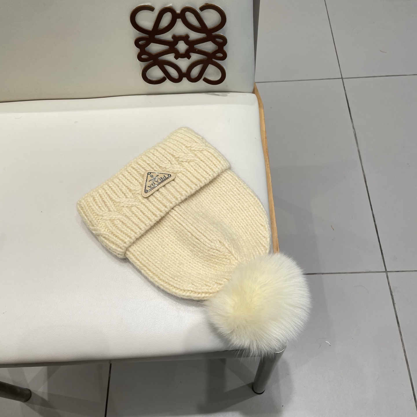 b6d8a14e9d209591e450425b1f42e66d.jpg