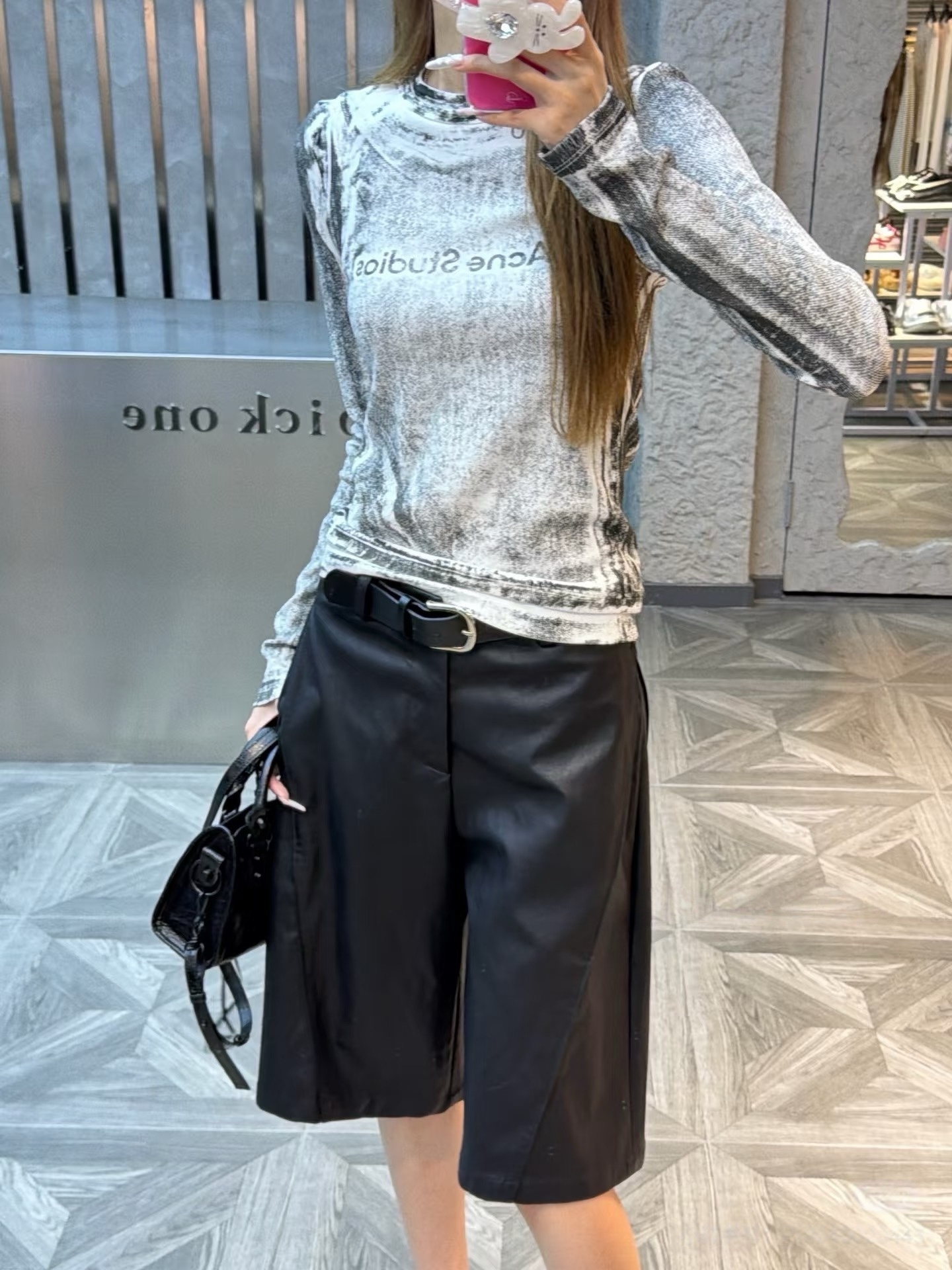 ff880be51a254695a445868a2ae0123a.jpg