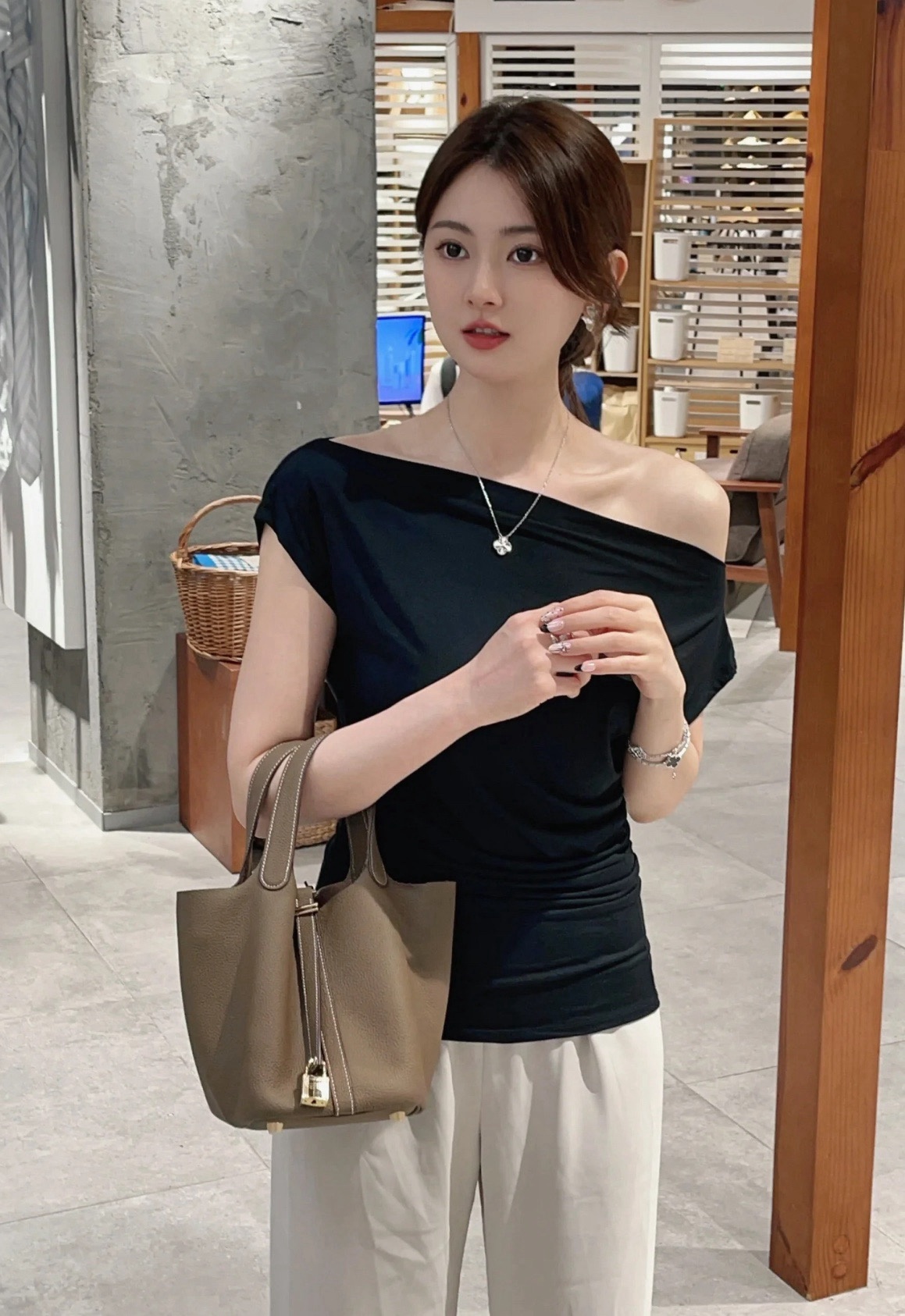 9edea18a0e1911b254b98bc45b46843a.jpg