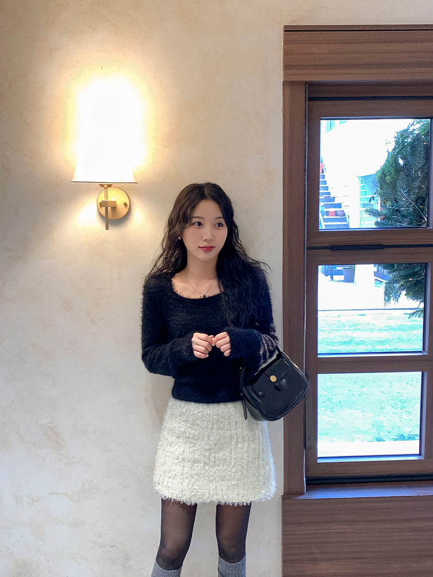 밍키 브러쉬 스퀘어넥 니트 3color 상세 이미지 24