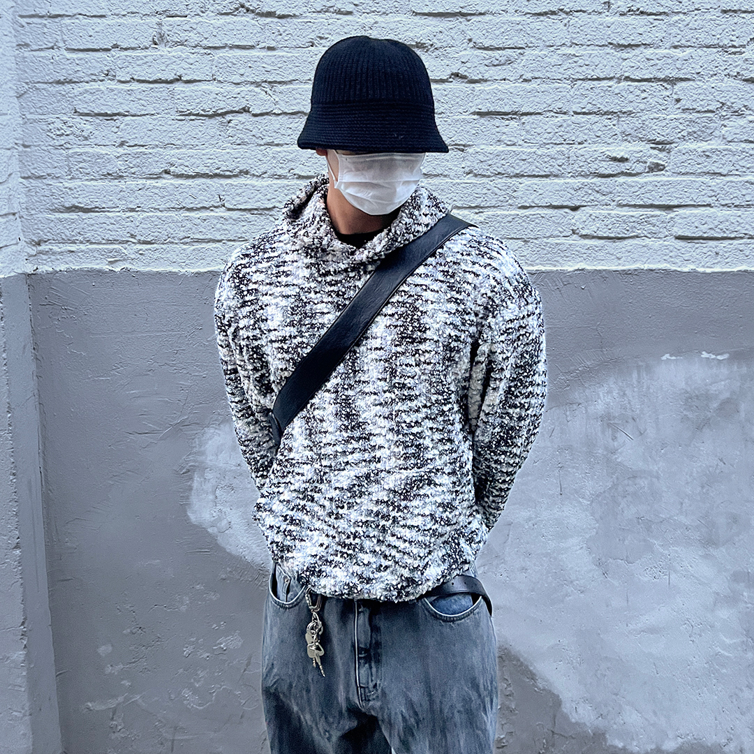 재킷 모델 착용 이미지-S1L7