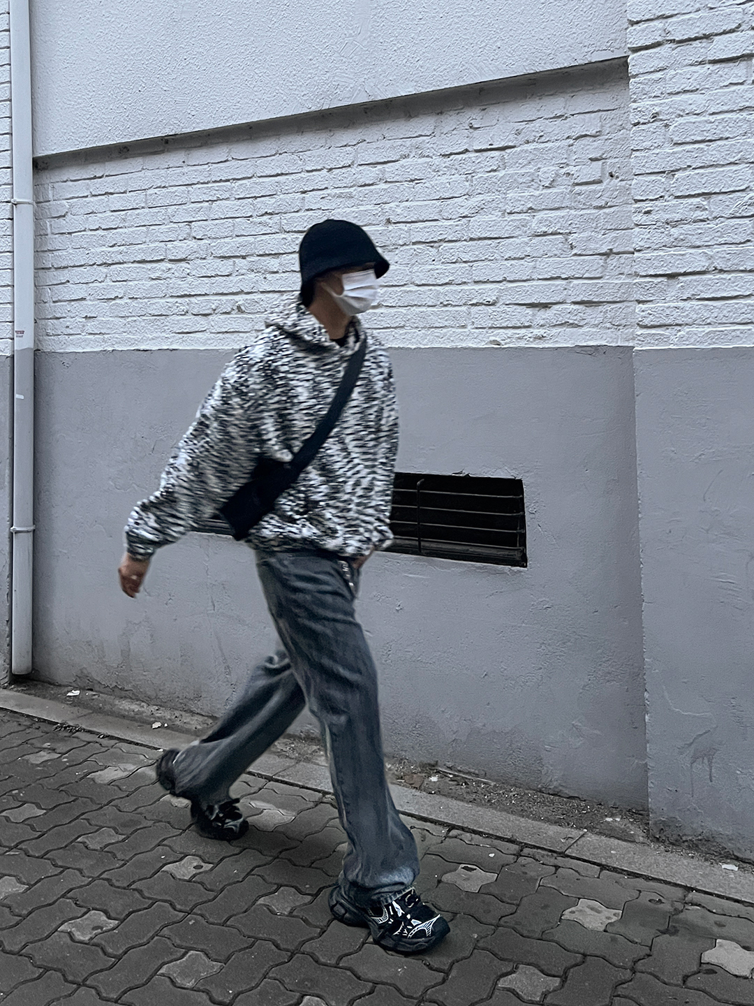 재킷 모델 착용 이미지-S1L11