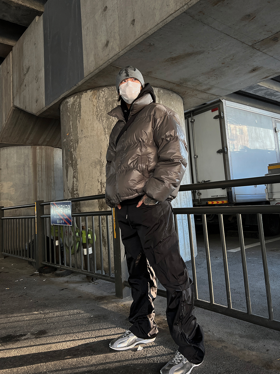 모자 모델 착용 이미지-S1L64