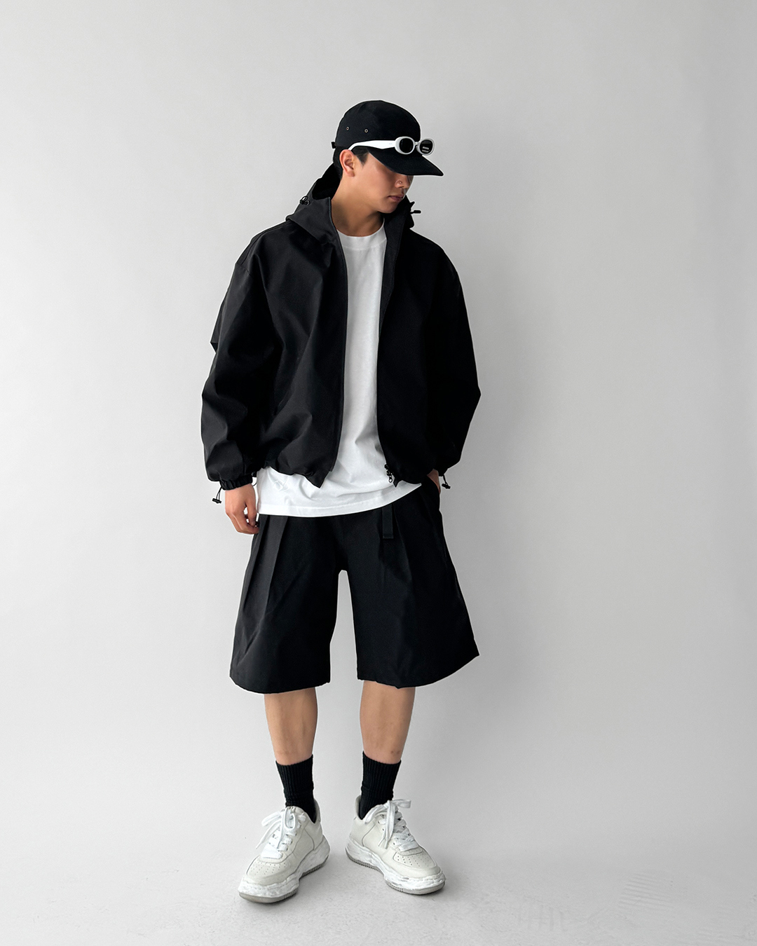 반팔 티셔츠 모델 착용 이미지-S1L18