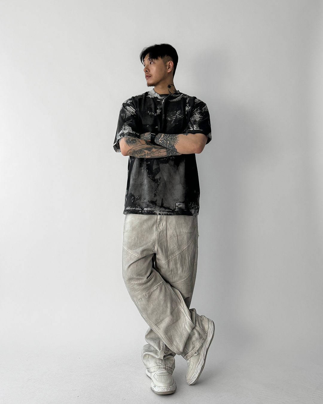 반팔 티셔츠 모델 착용 이미지-S1L15