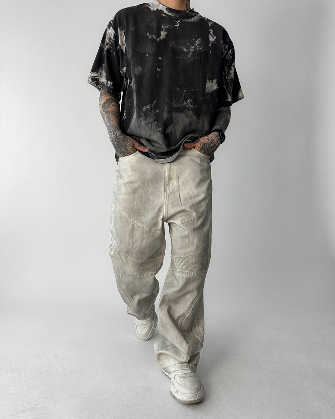 반팔 티셔츠 모델 착용 이미지-S1L13