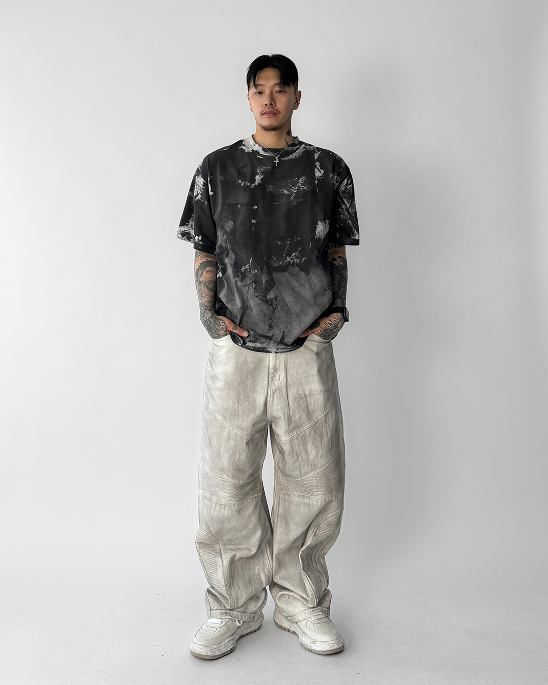 반팔 티셔츠 모델 착용 이미지-S1L14