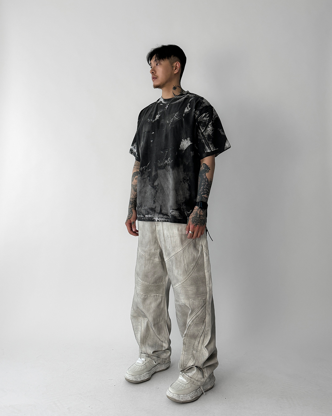 반팔 티셔츠 모델 착용 이미지-S1L19