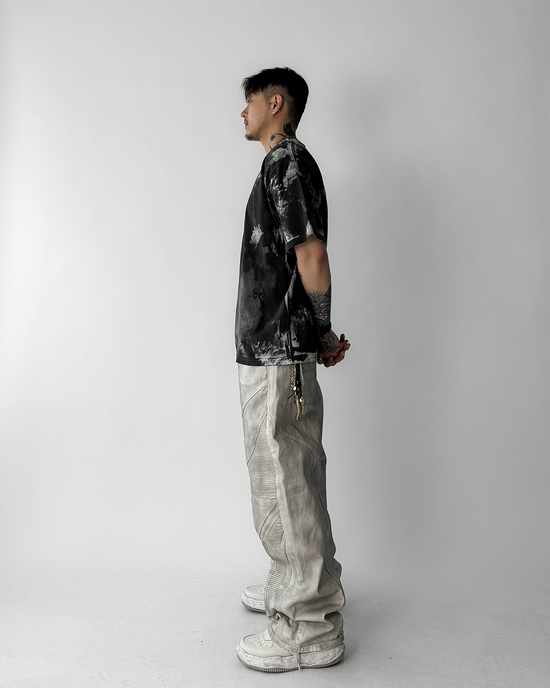 반팔 티셔츠 모델 착용 이미지-S1L18