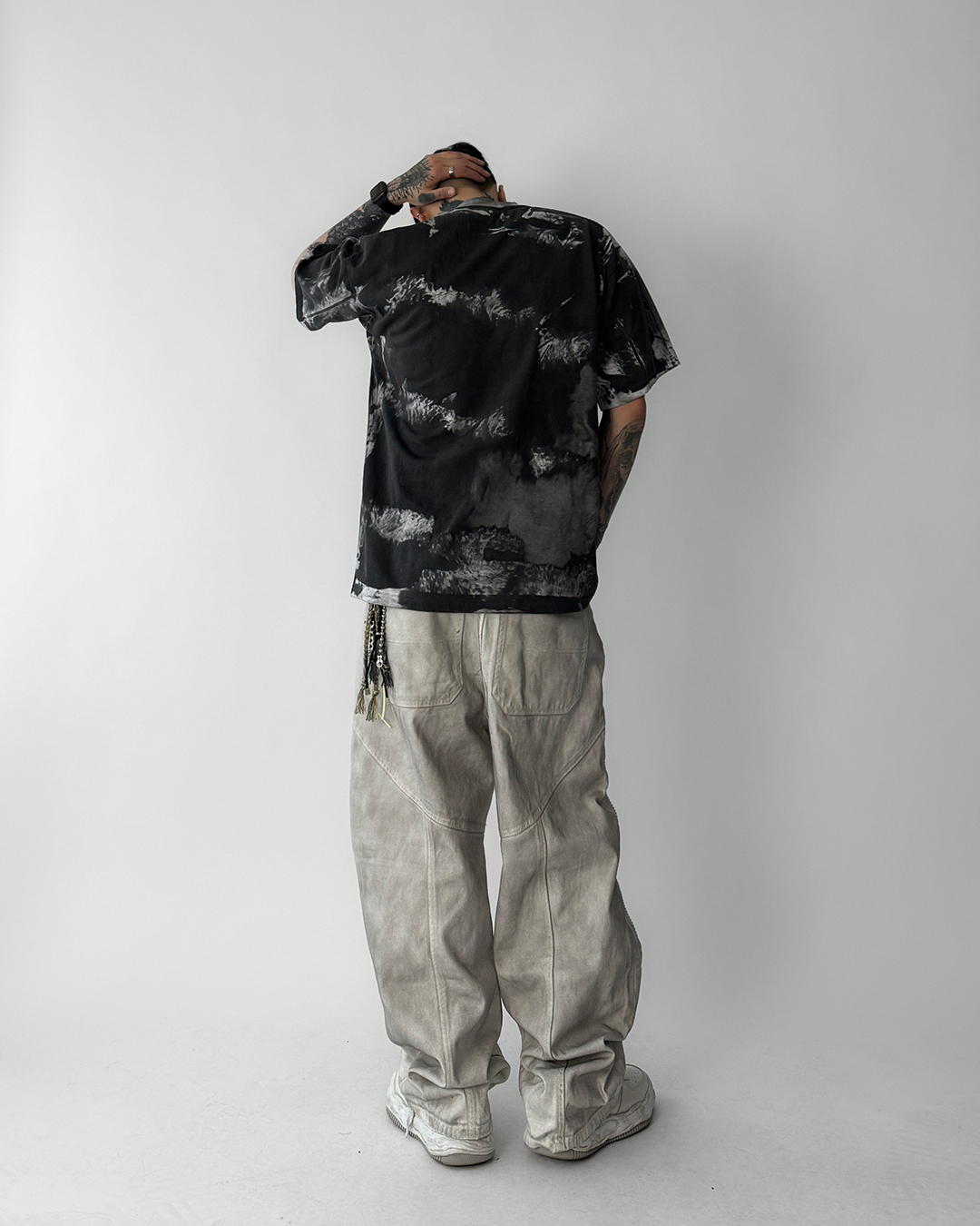 반팔 티셔츠 모델 착용 이미지-S1L16