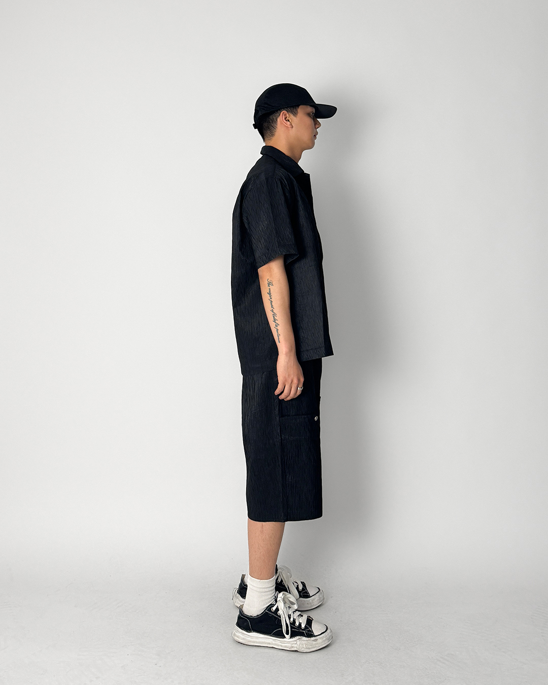 반바지 모델 착용 이미지-S1L16