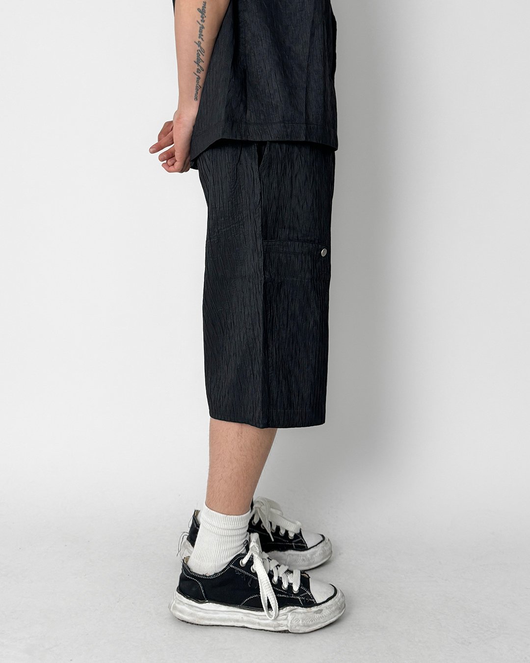 반바지 모델 착용 이미지-S1L12